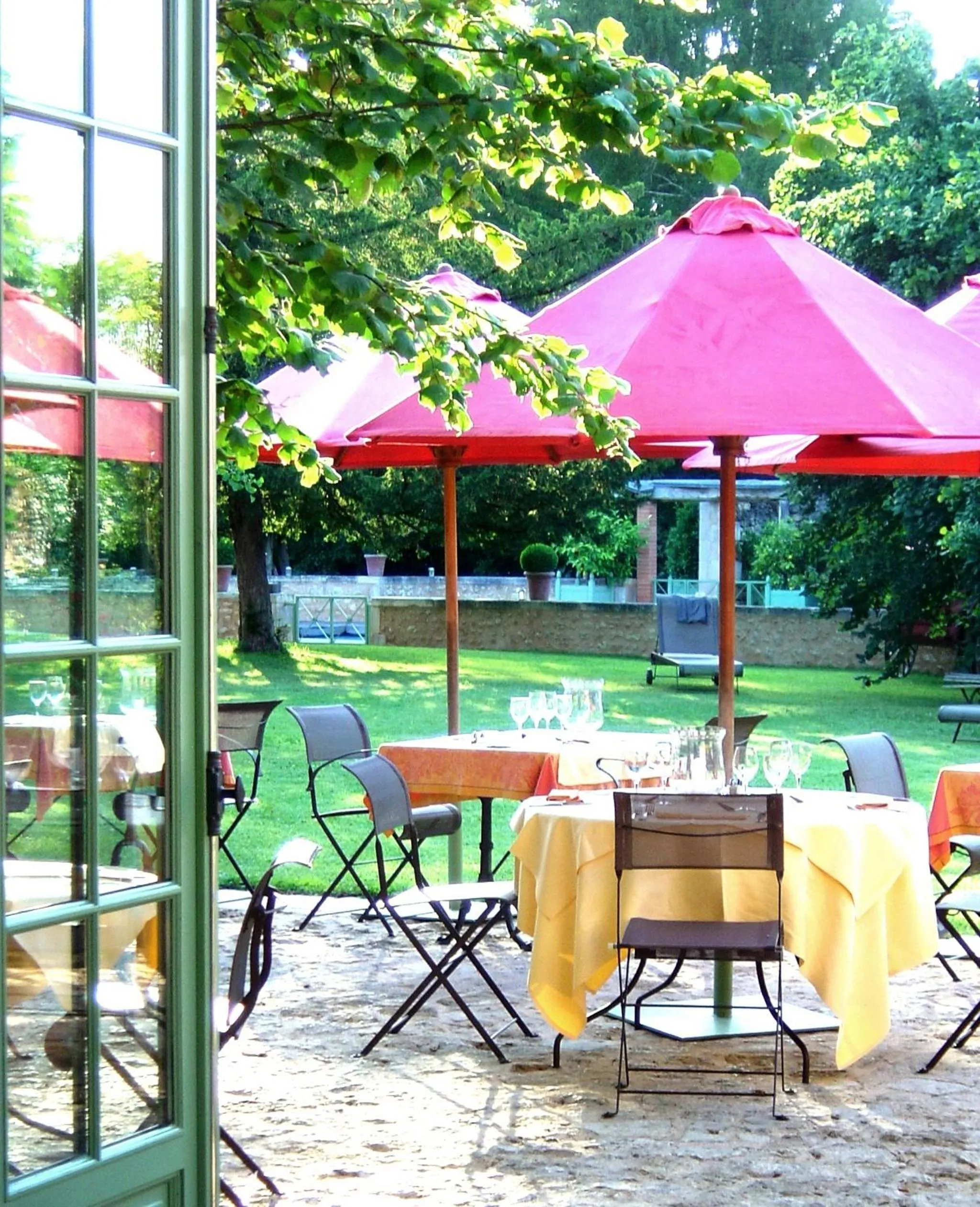 Restaurant/places to eat in Hôtel Les Orangeries