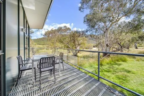 Ecocrackenback 14 Sustainable chalet. Stay 3, Pay 2 Summer 2026