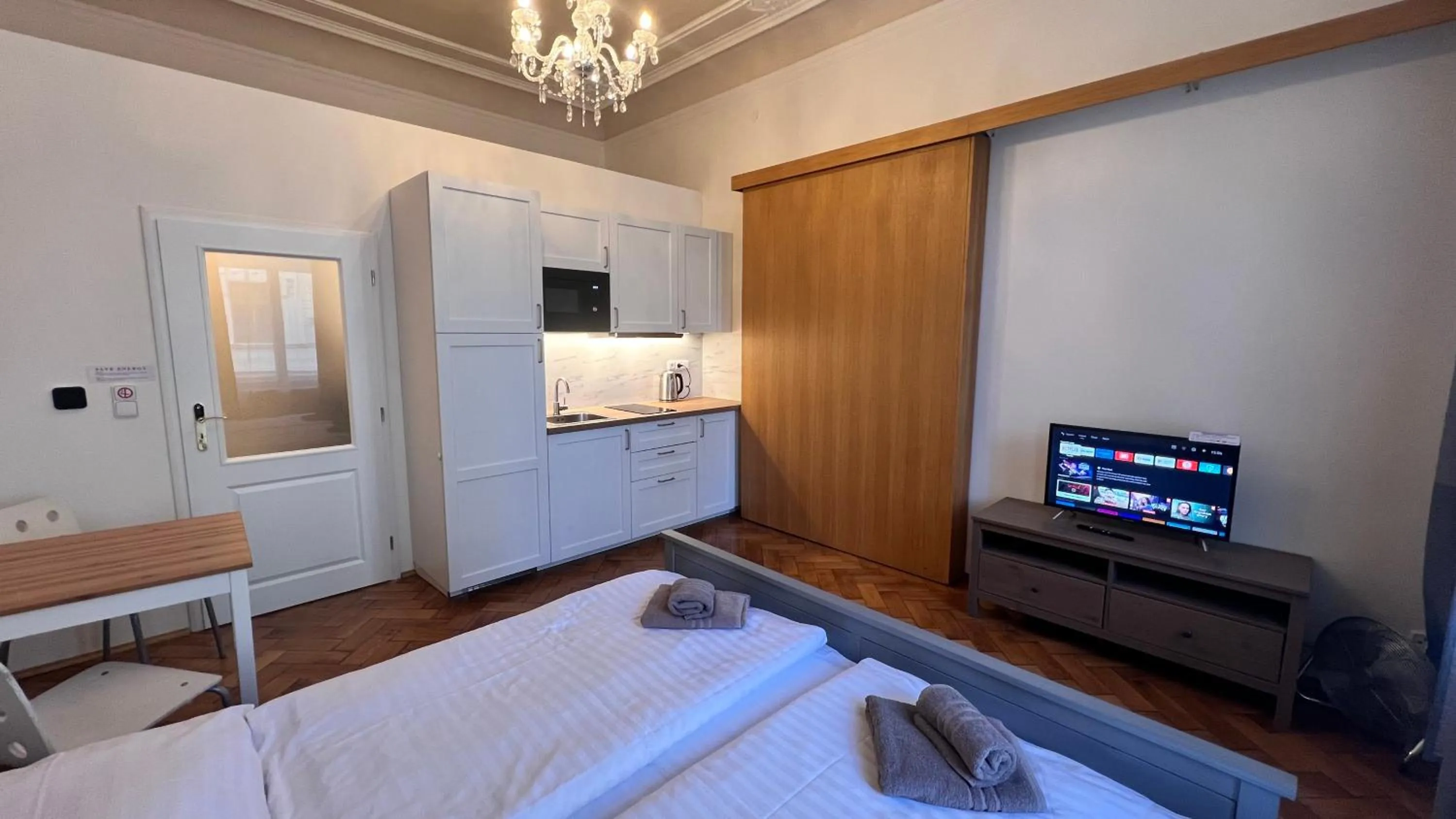 Bed in Old Town - Dusni Apartments