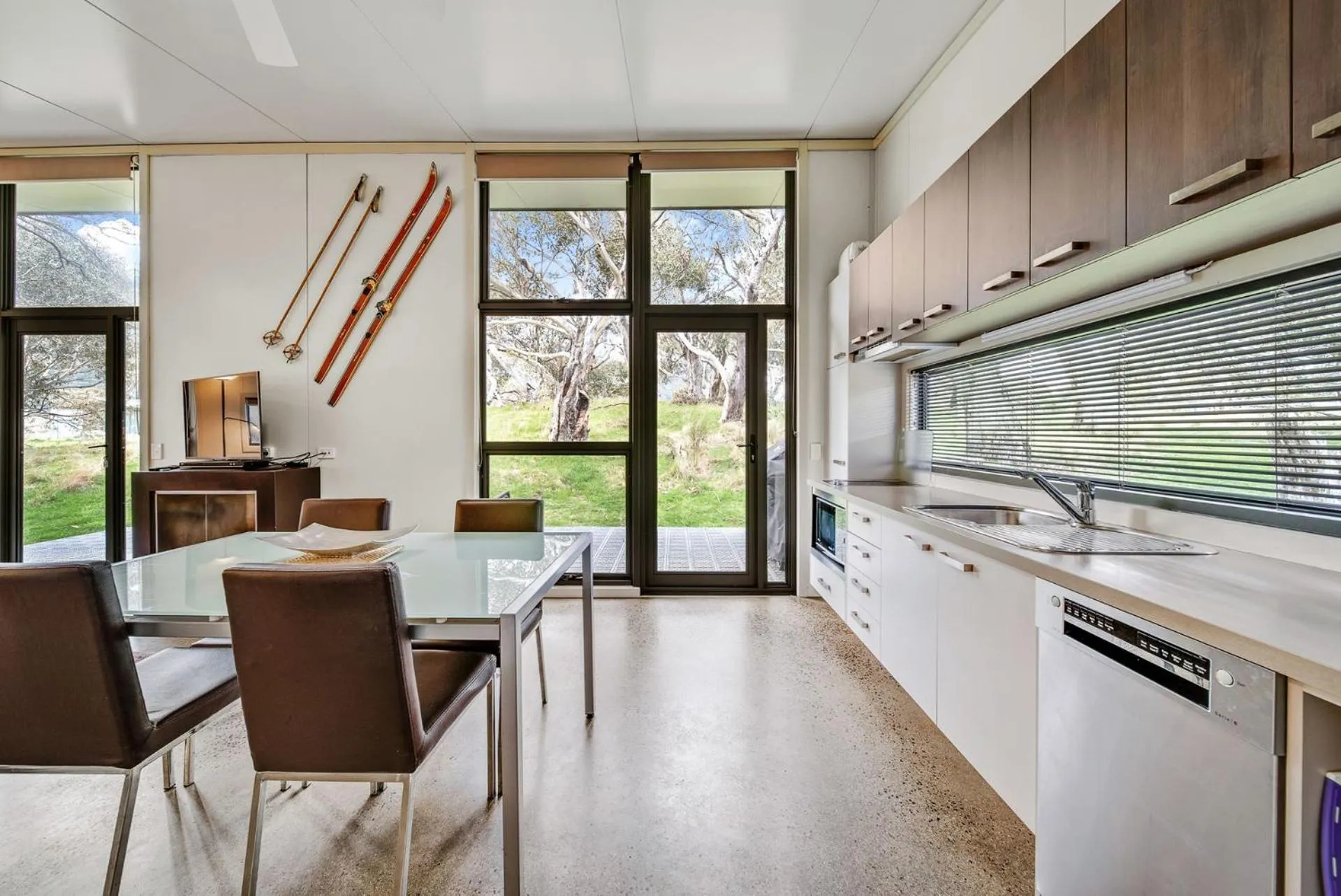 Ecocrackenback 9 Sustainable chalet. Stay 3, Pay 2 Summer 2026