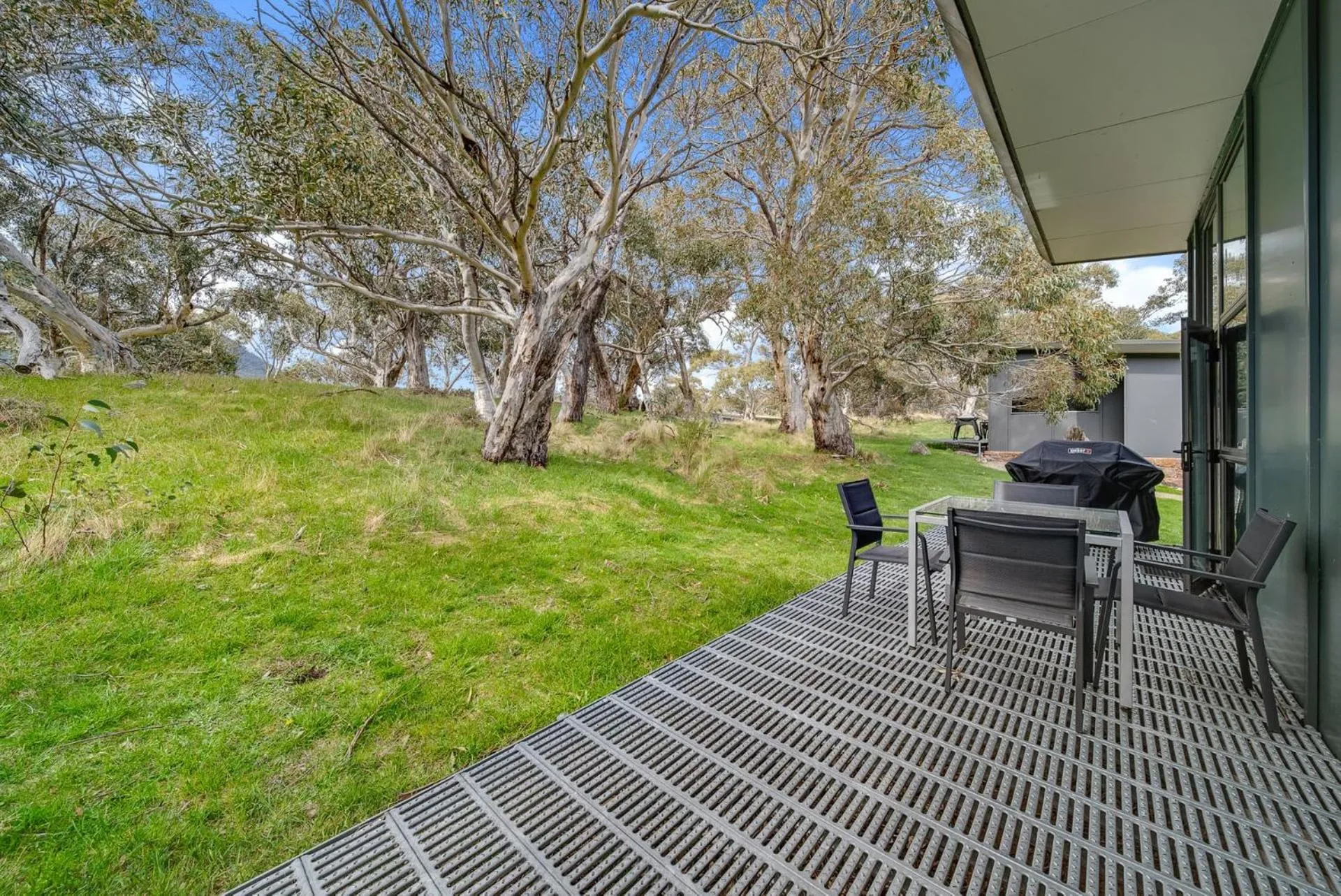 Ecocrackenback 9 Sustainable chalet. Stay 3, Pay 2 Summer 2026