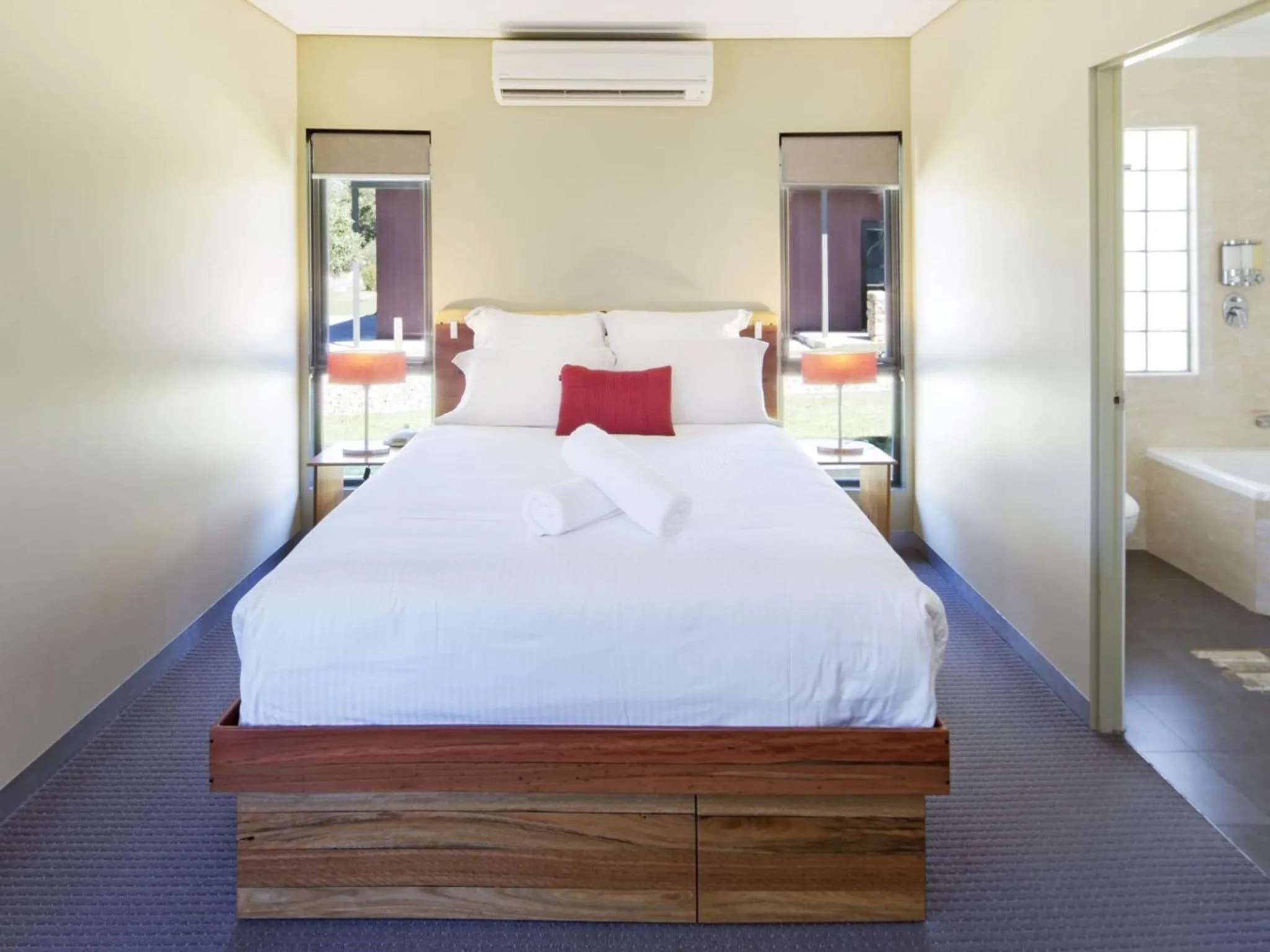 Kickenback Studio - Gym l Indoor Pool l Tennis l Air-Con l WiFi l BBQ