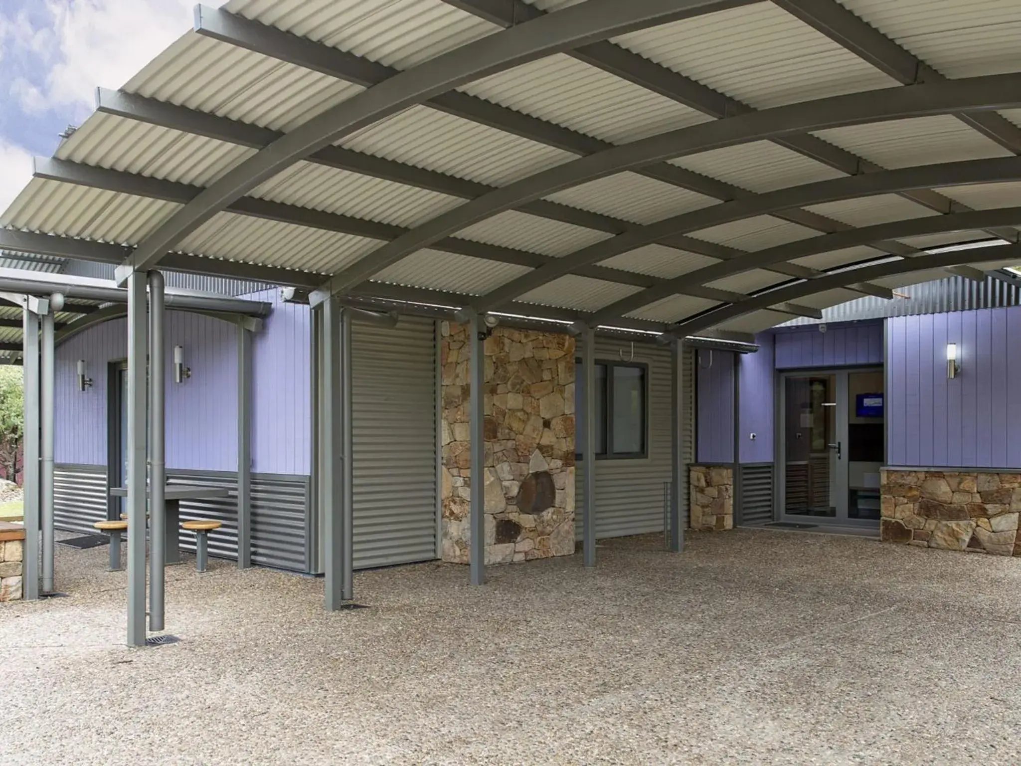 Kickenback Studio - Gym l Indoor Pool l Tennis l Air-Con l WiFi l BBQ Kickenback Studio - Gym l Indoor Pool l Tennis l Air-Con l WiFi l BBQ
