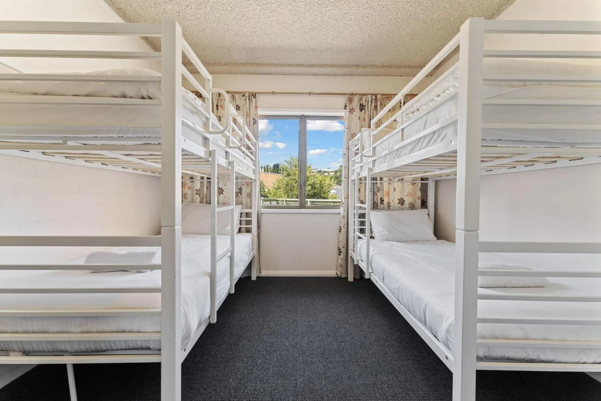 Bed in Alpine Mountain View 39 - 3BR l Swimming Pool l Air-Con l WiFi