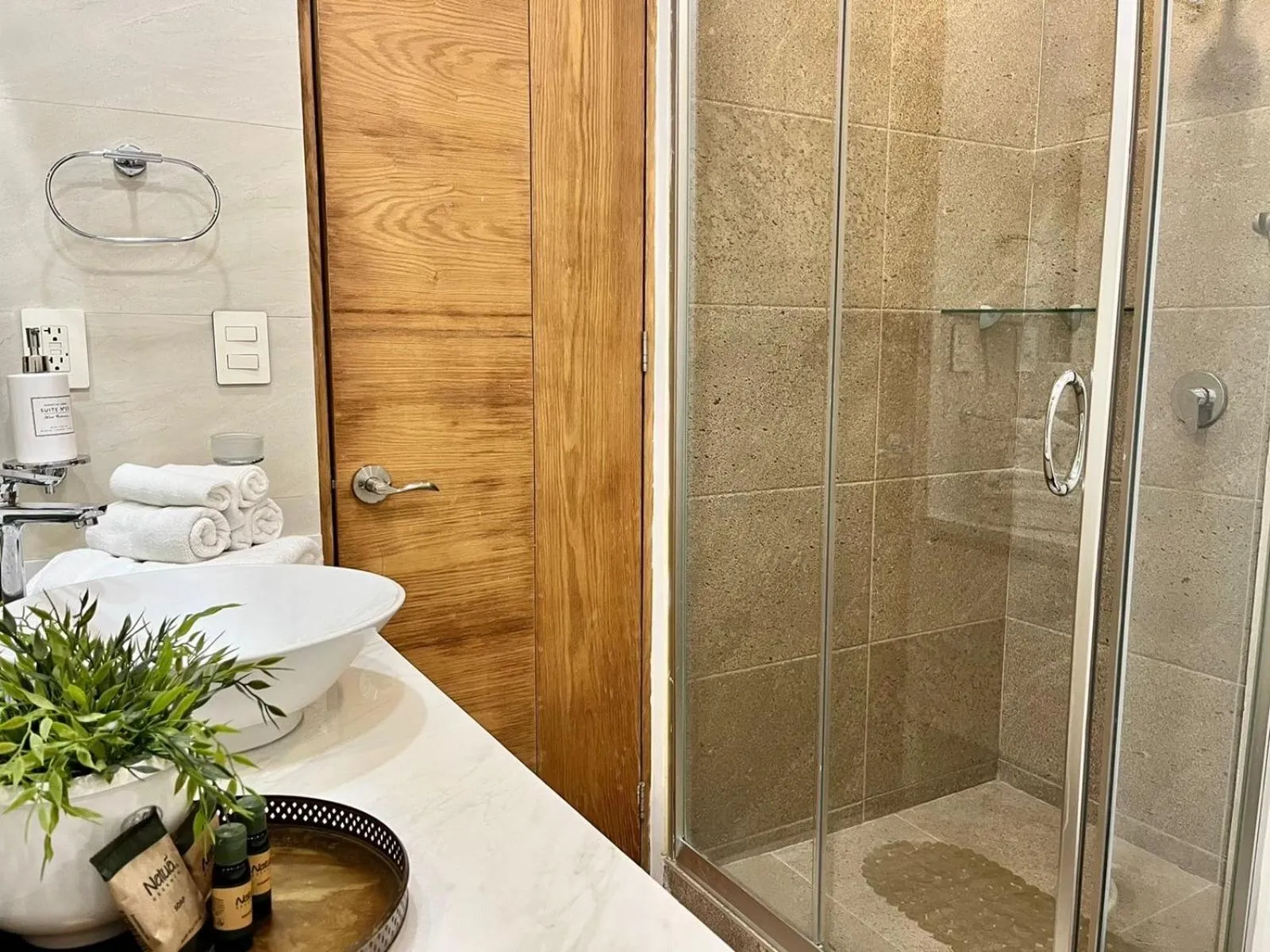 Luxury 5th Avenue Menesse 32