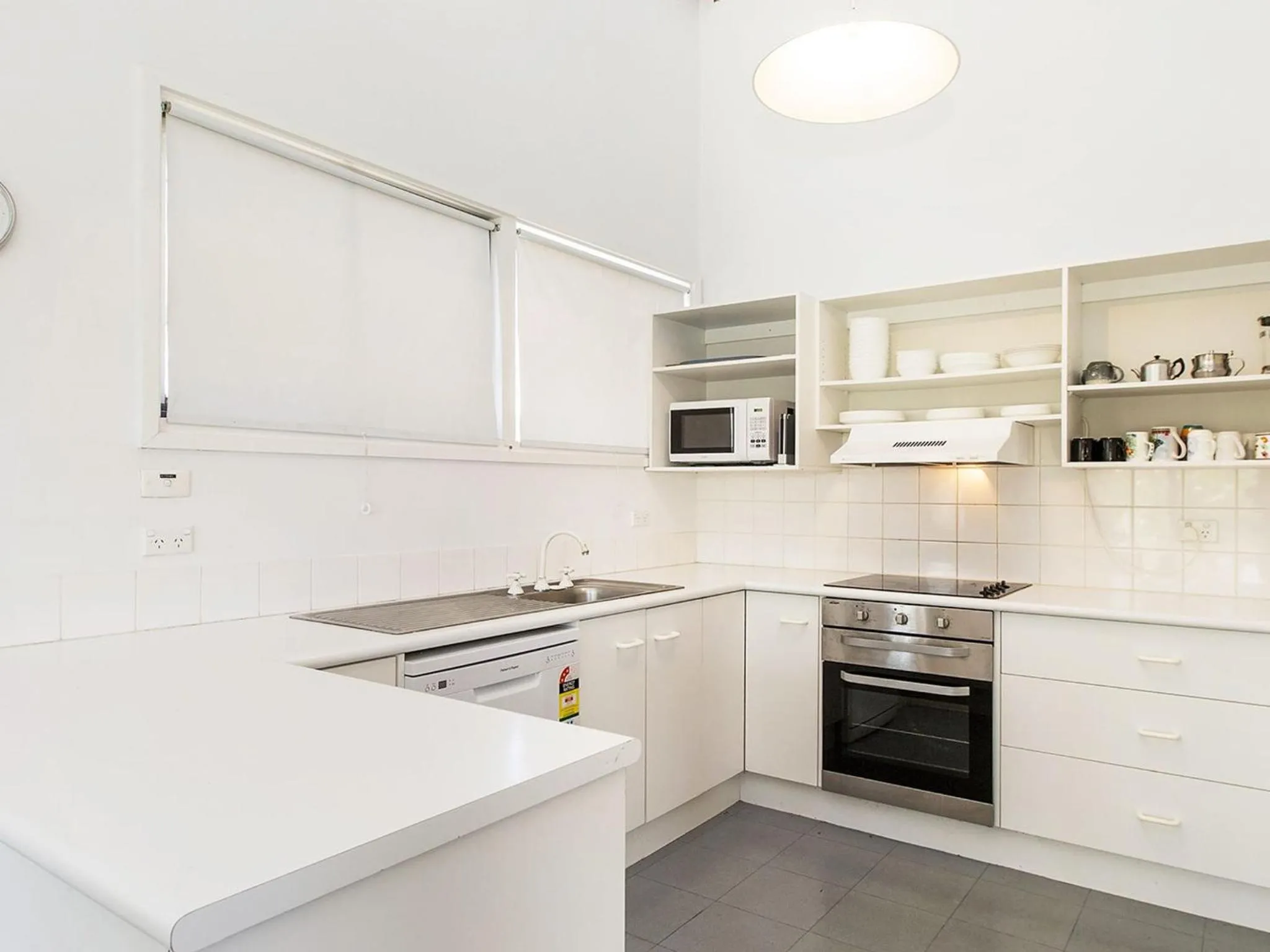 Matilda - 3BR Home l Central Location l Amazing Lake Views l WiFi l BBQ