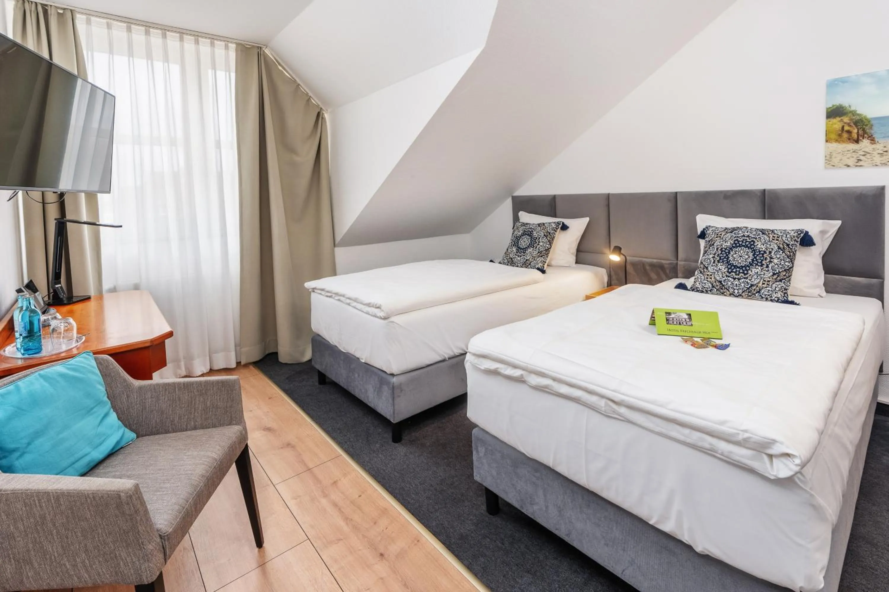 Bed in Hotel Frechener Hof