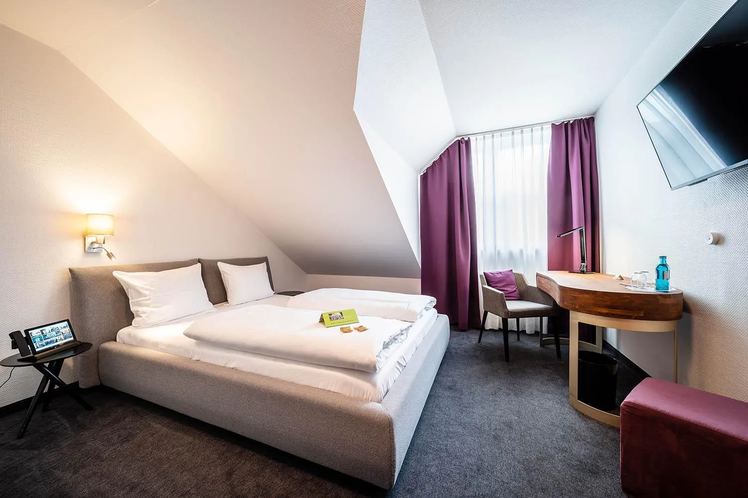 Photo of the whole room, Bed in Hotel Frechener Hof