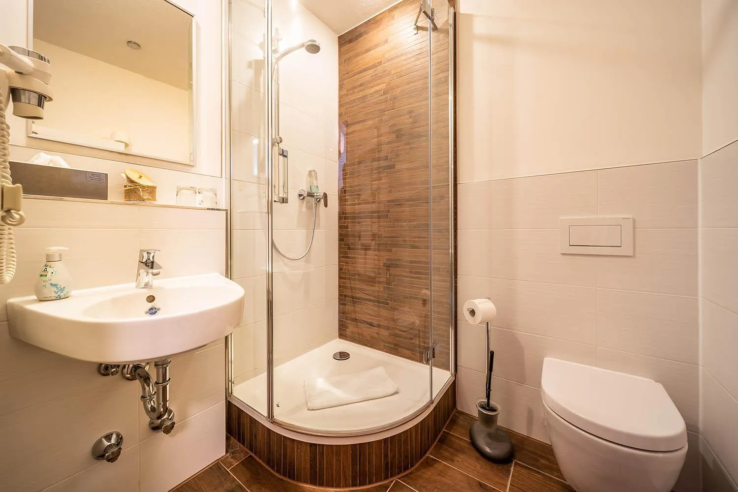 Bathroom in Hotel Frechener Hof