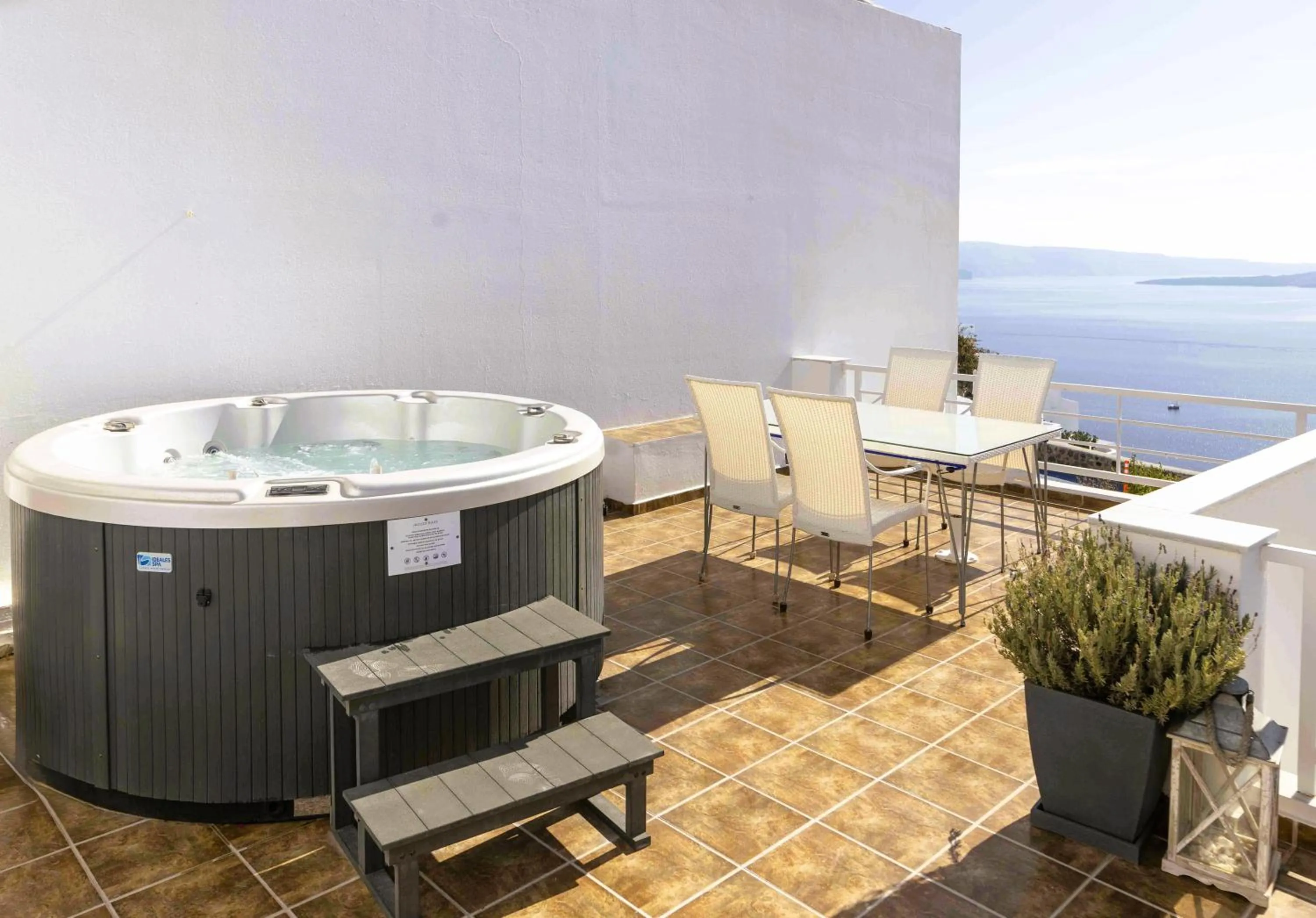Hot Tub in Onar Villas Oia - Onar Hotels Collection
