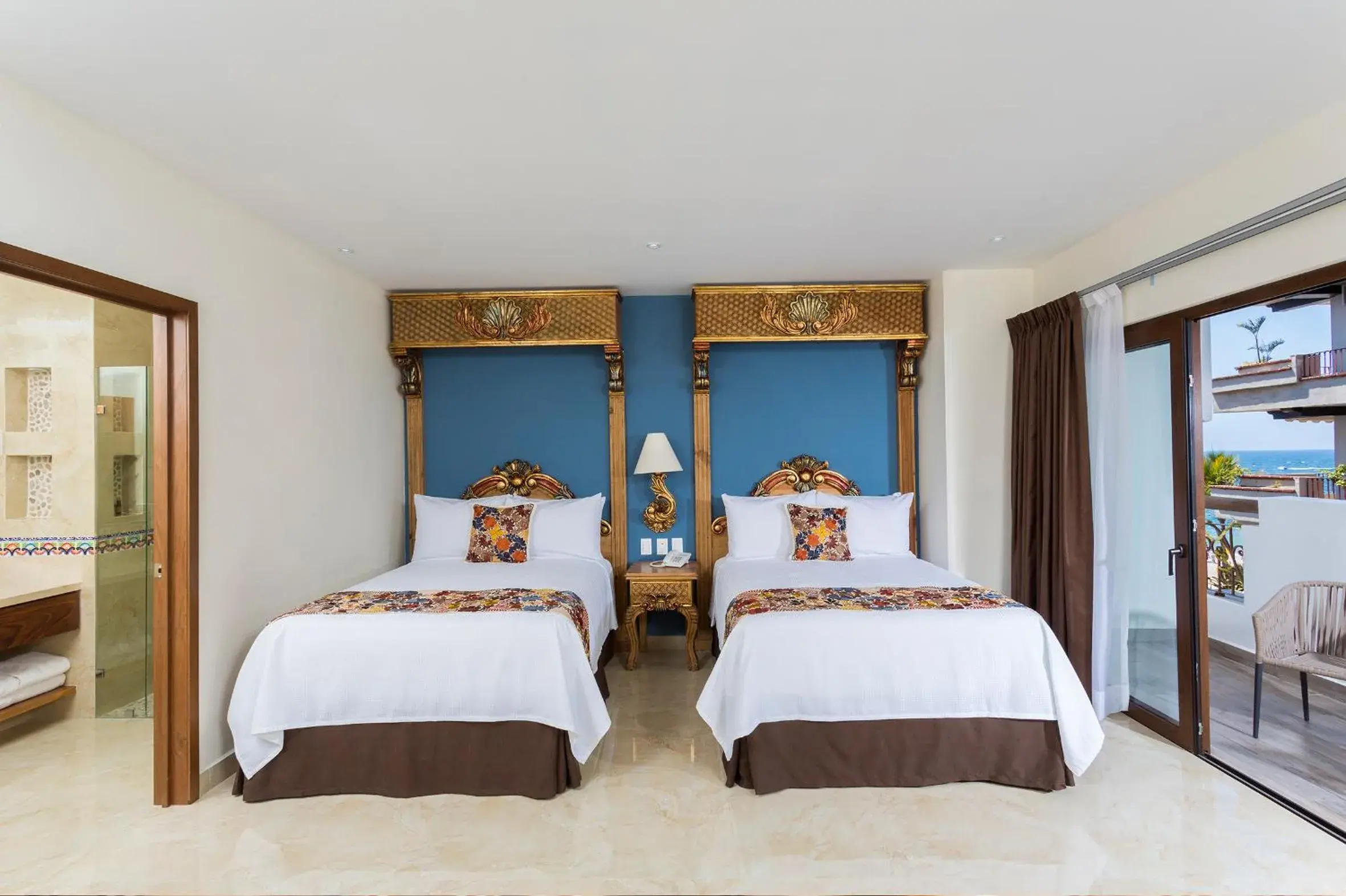 Bed in Playa Los Arcos Hotel Beach Resort & Spa Bed in Playa Los Arcos Hotel Beach Resort & Spa