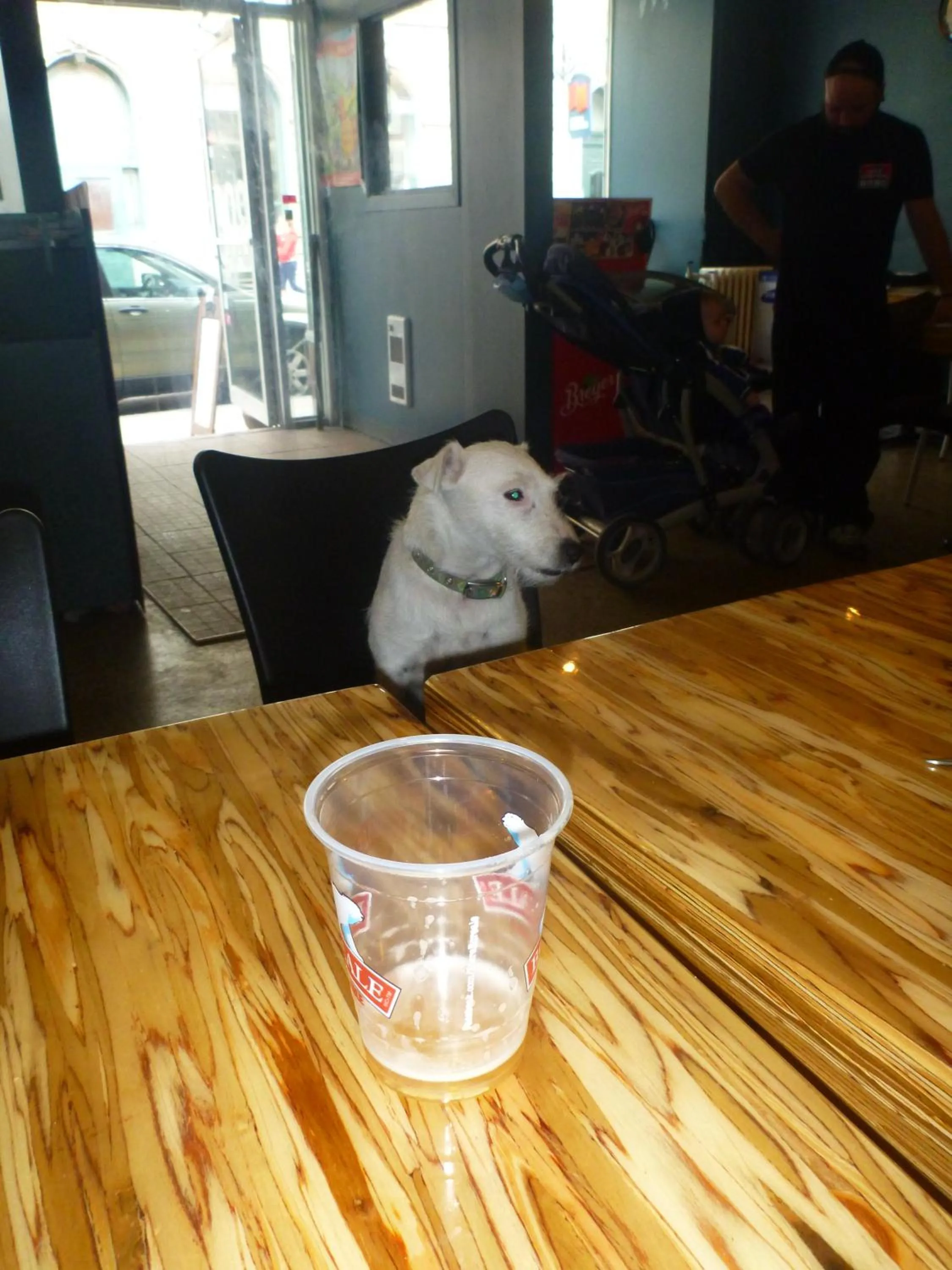 Restaurant/places to eat in Auberge Jeunesse La Belle Planete Backpackers Hostel