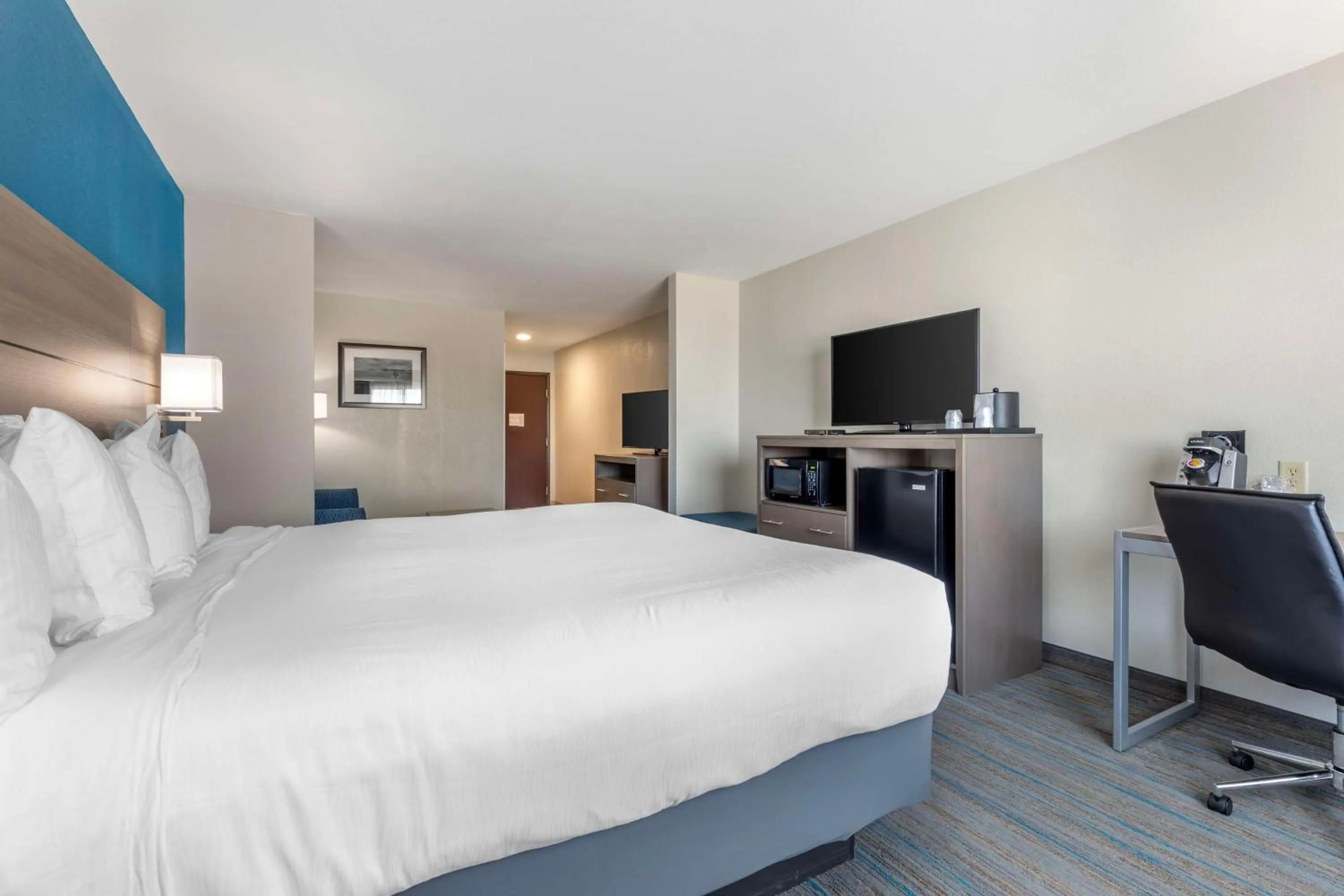 Photo of the whole room, Bed in Best Western Plus Stephenville Inn