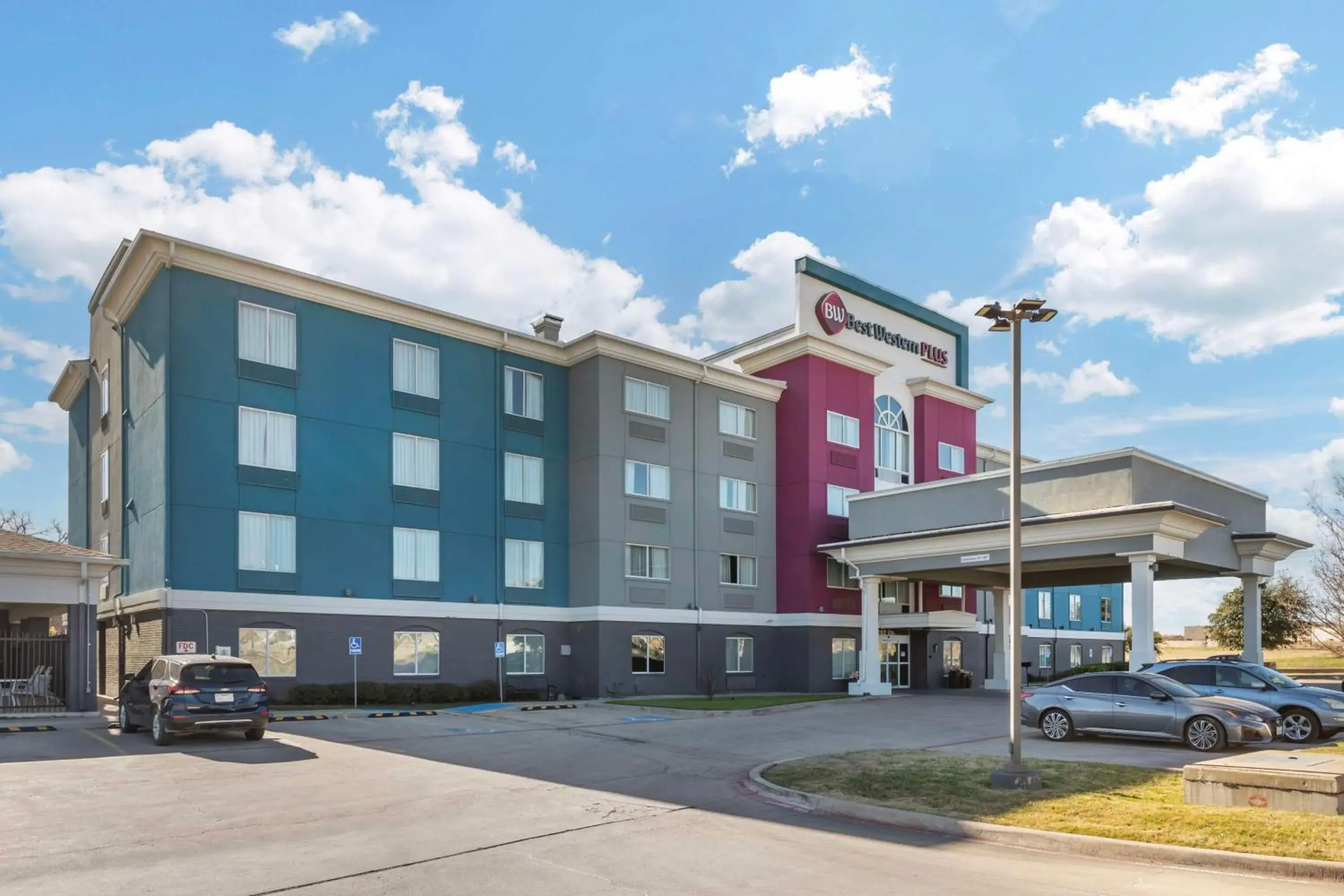Property building in Best Western Plus Stephenville Inn Property building in Best Western Plus Stephenville Inn