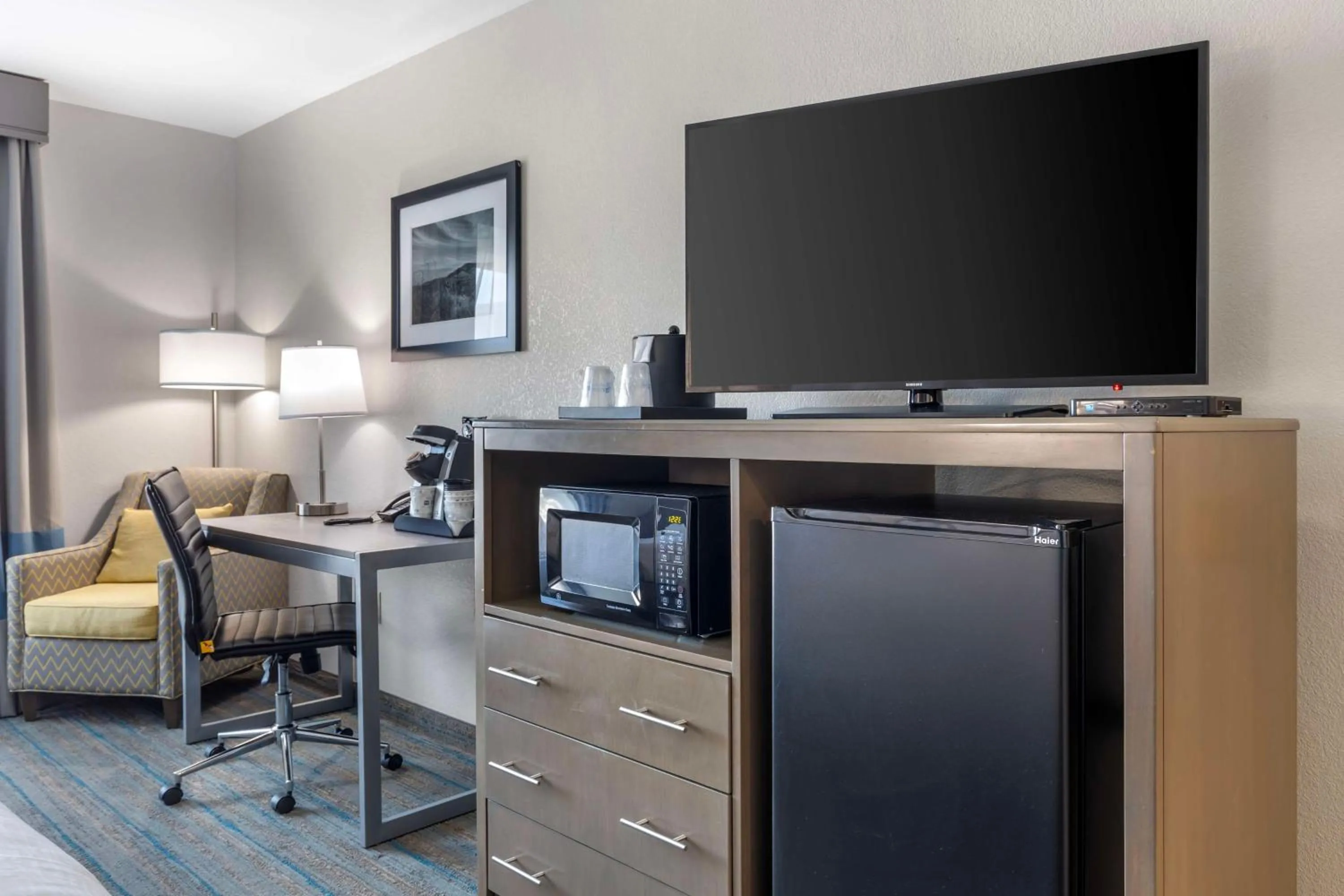 Bedroom in Best Western Plus Stephenville Inn