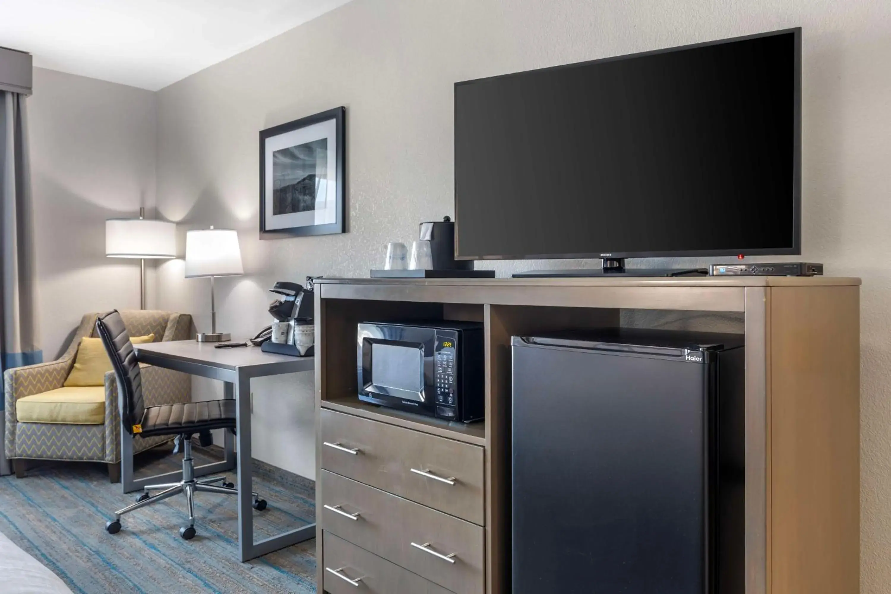 Bedroom in Best Western Plus Stephenville Inn Bedroom in Best Western Plus Stephenville Inn