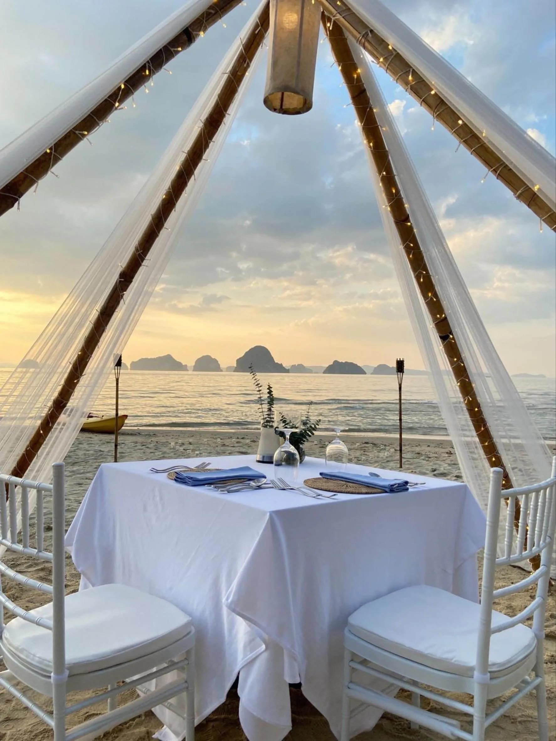 Restaurant/places to eat in Amari Vogue Krabi