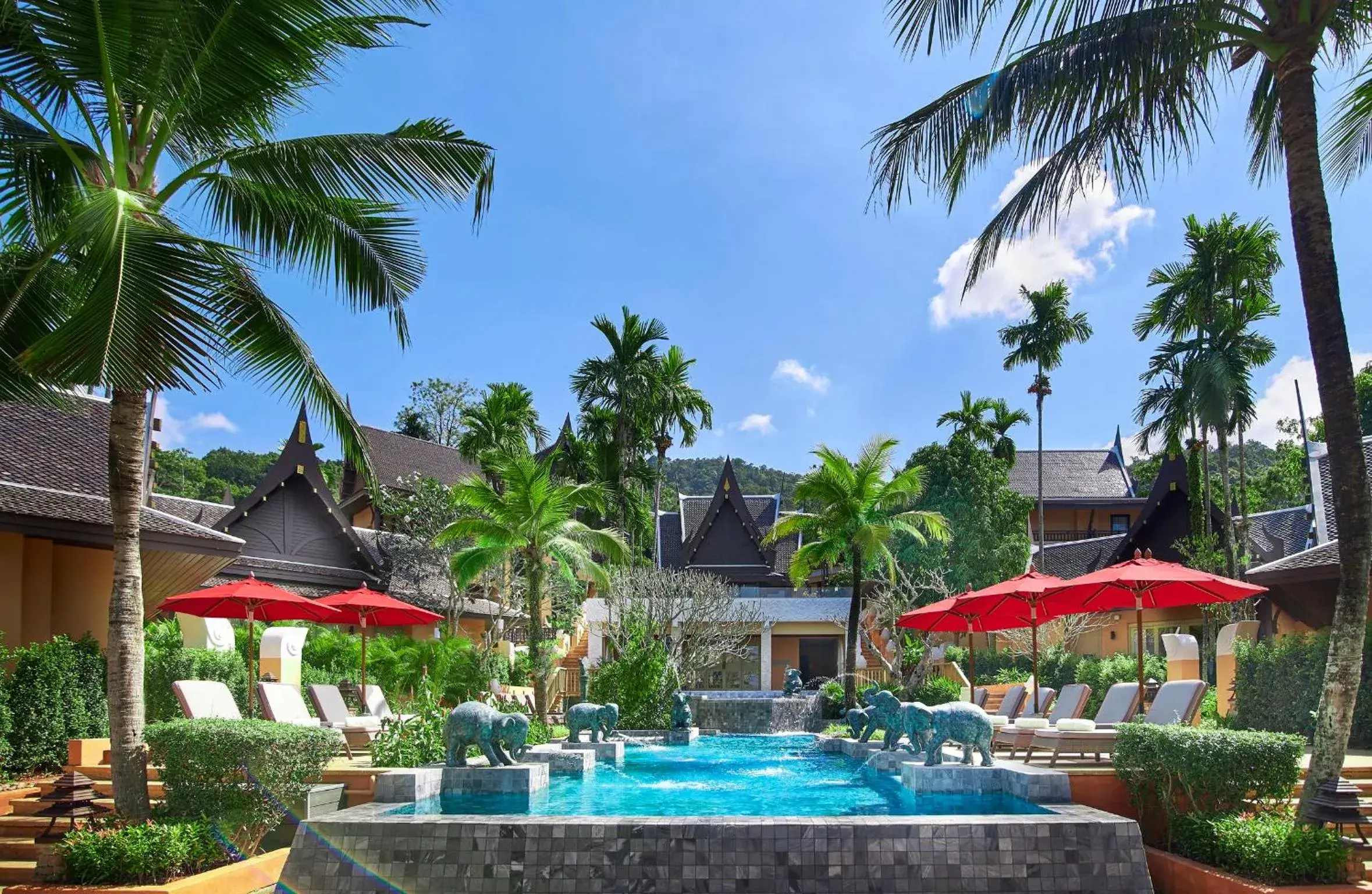 Swimming pool in Amari Vogue Krabi Swimming pool in Amari Vogue Krabi