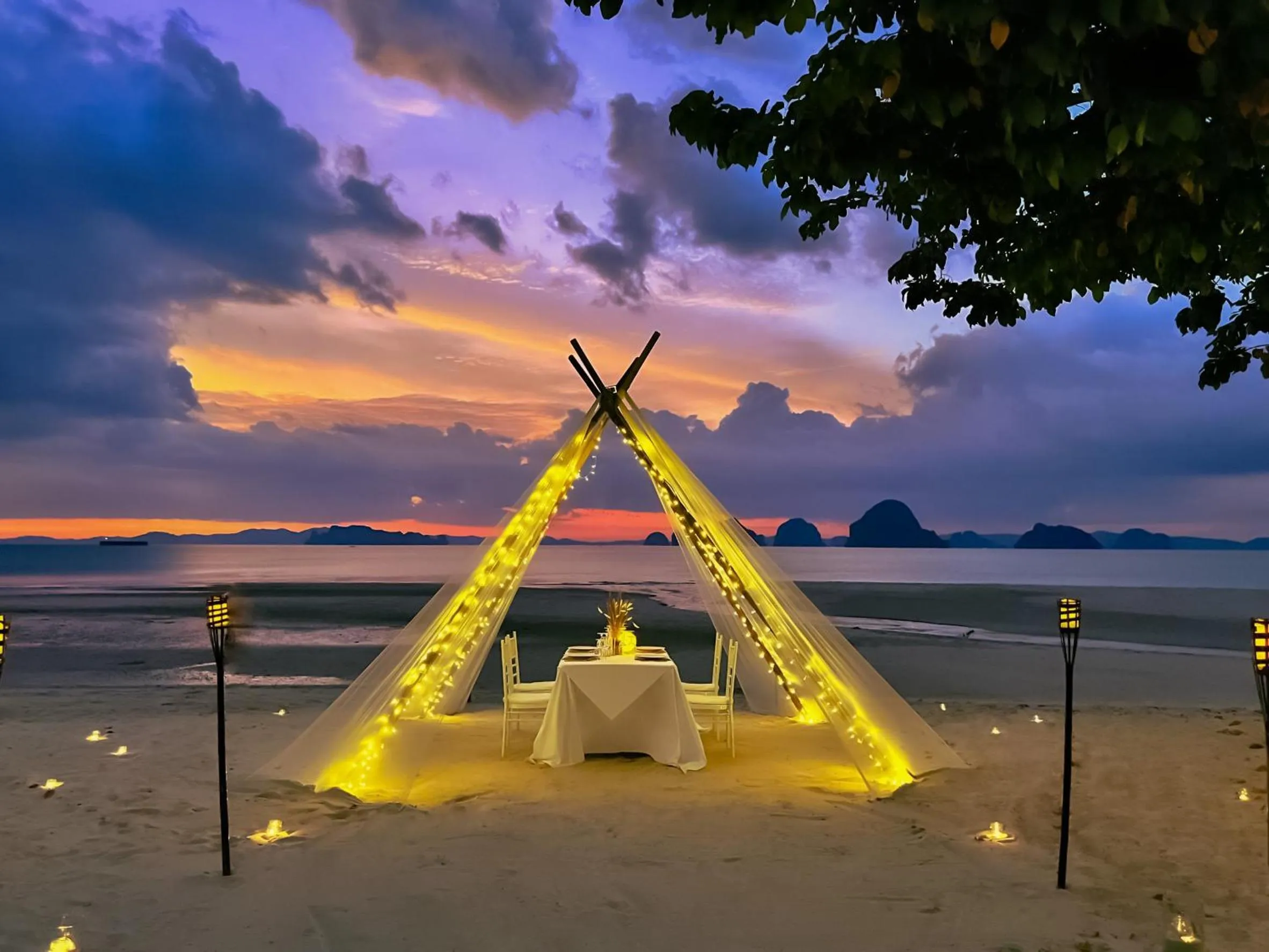 Restaurant/places to eat in Amari Vogue Krabi