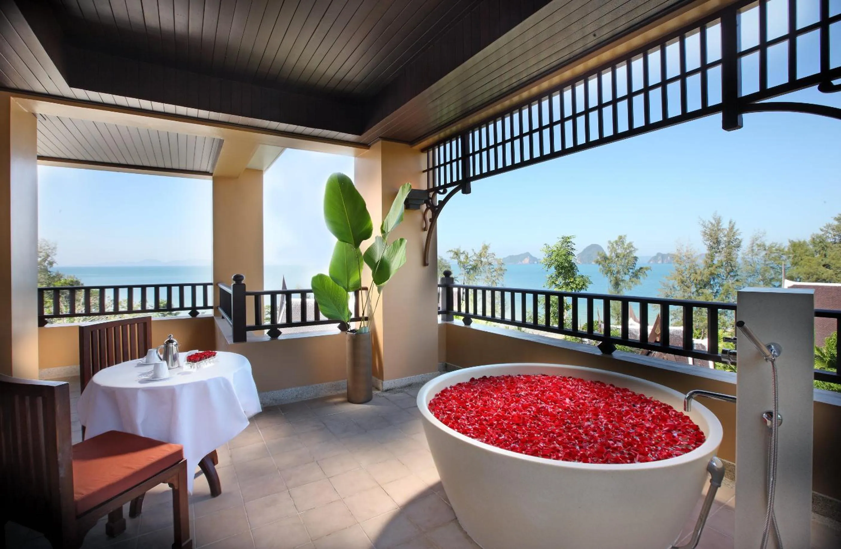 Photo of the whole room in Amari Vogue Krabi