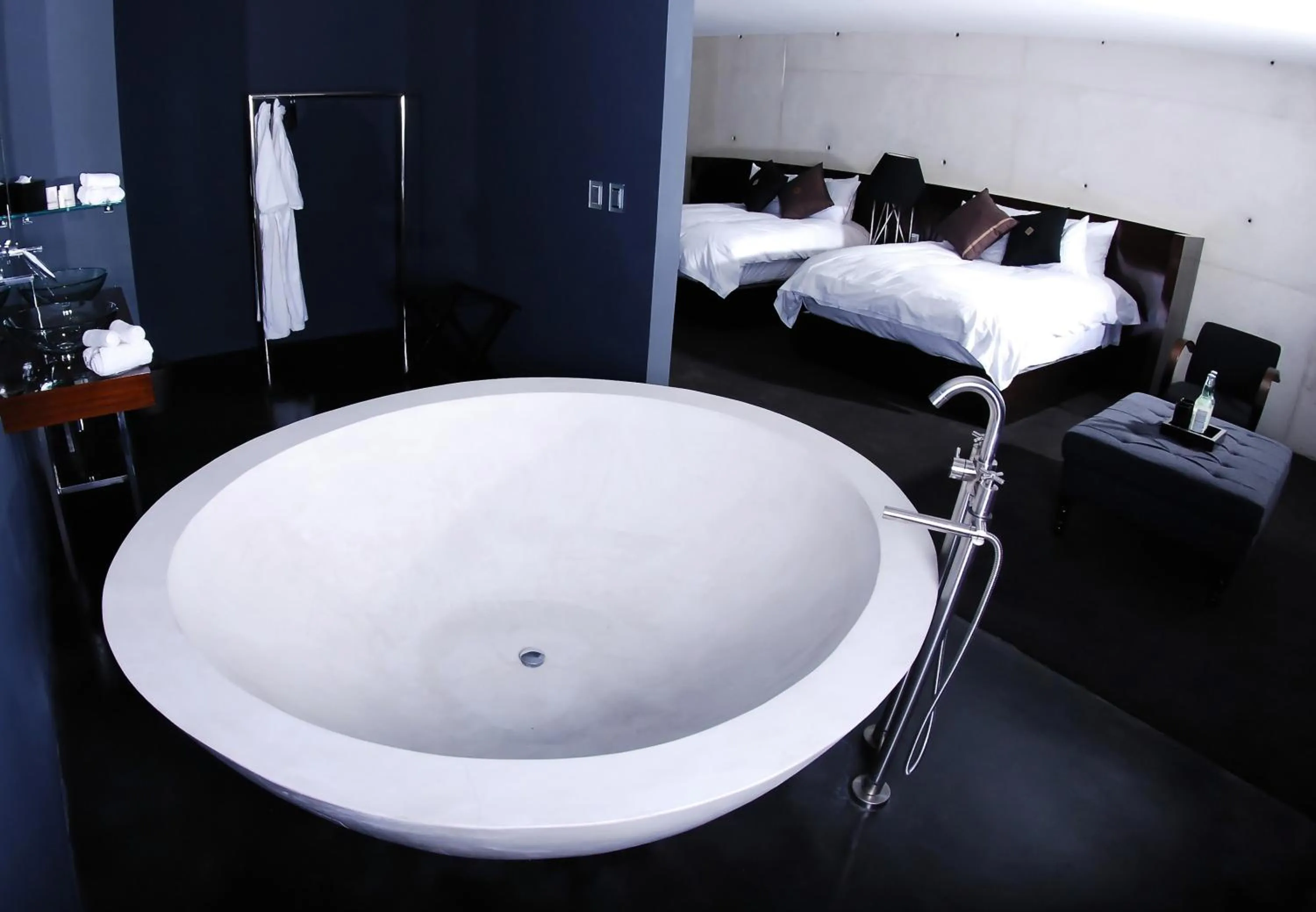 Bathroom, Bed in Demetria Hotel