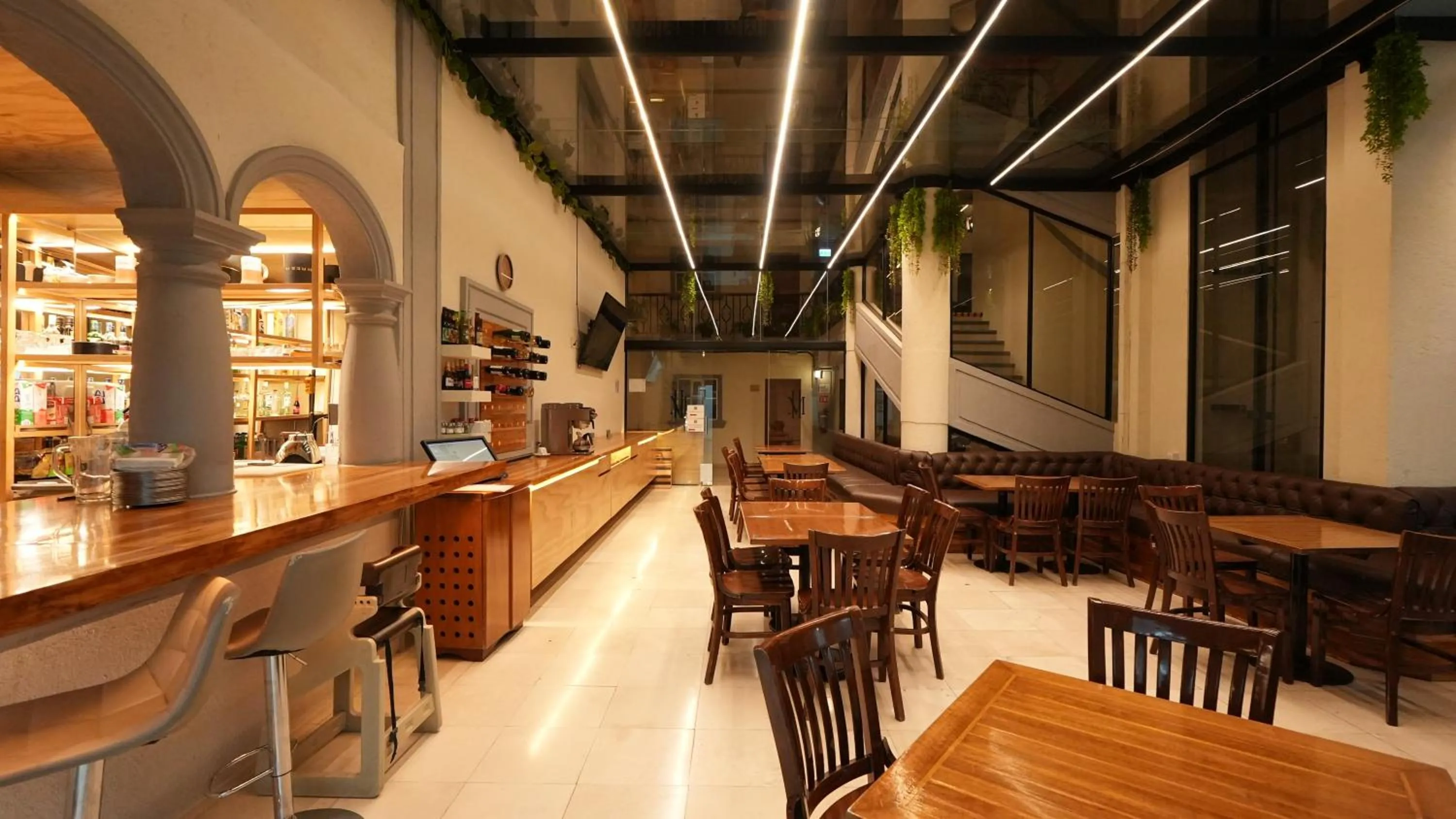 Restaurant/places to eat in Hotel Marques Del Valle