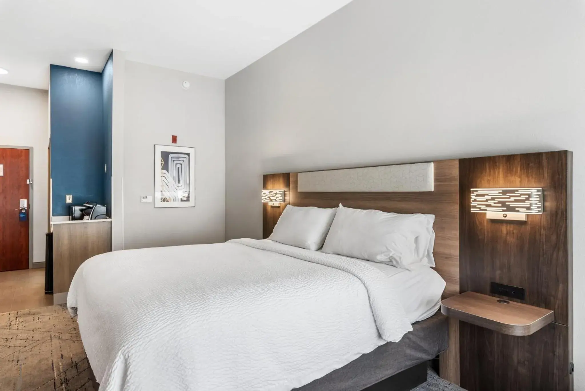 Photo of the whole room, Bed in Holiday Inn Express & Suites Maumelle by IHG Photo of the whole room, Bed in Holiday Inn Express & Suites Maumelle by IHG