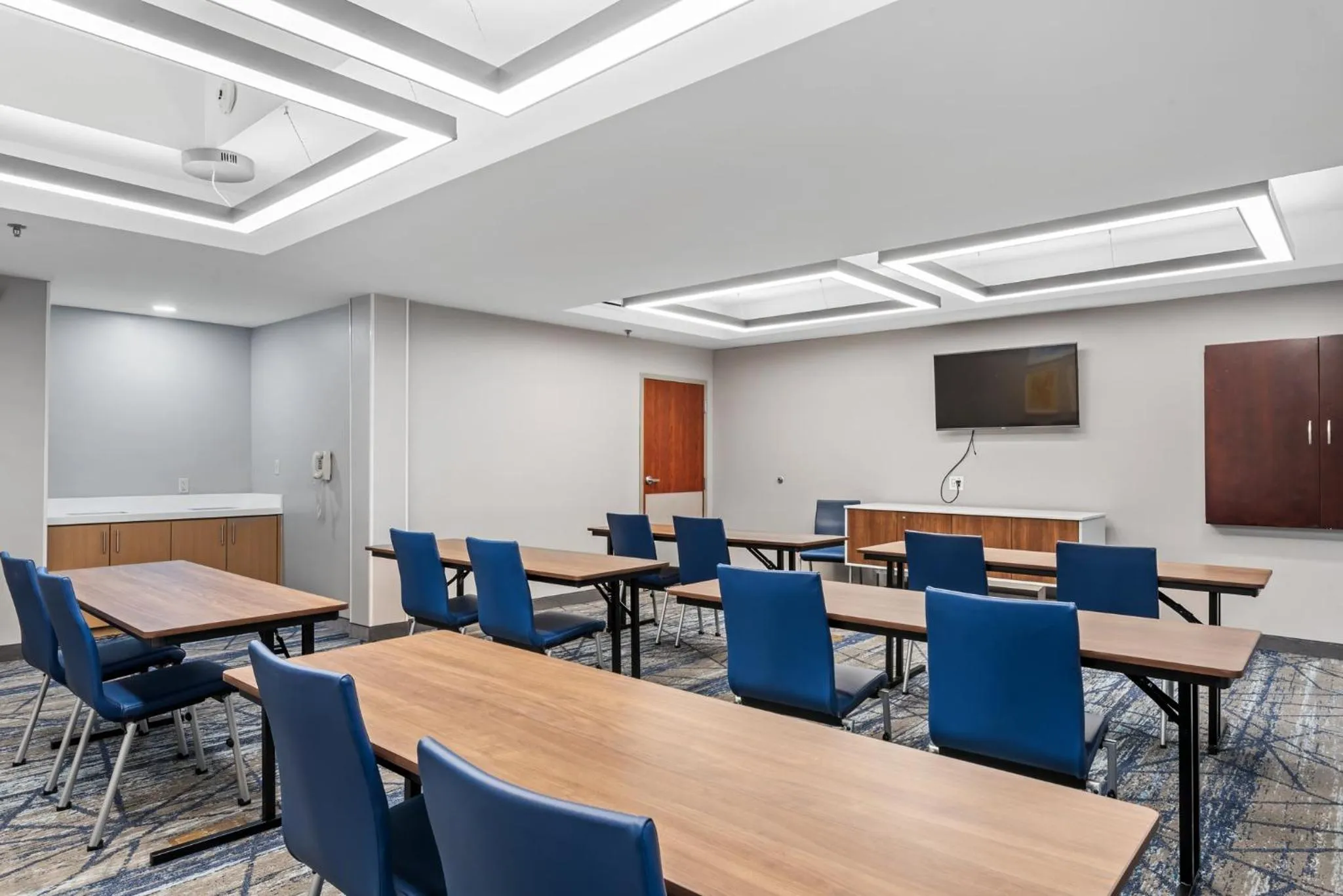 Meeting/conference room in Holiday Inn Express & Suites Maumelle by IHG