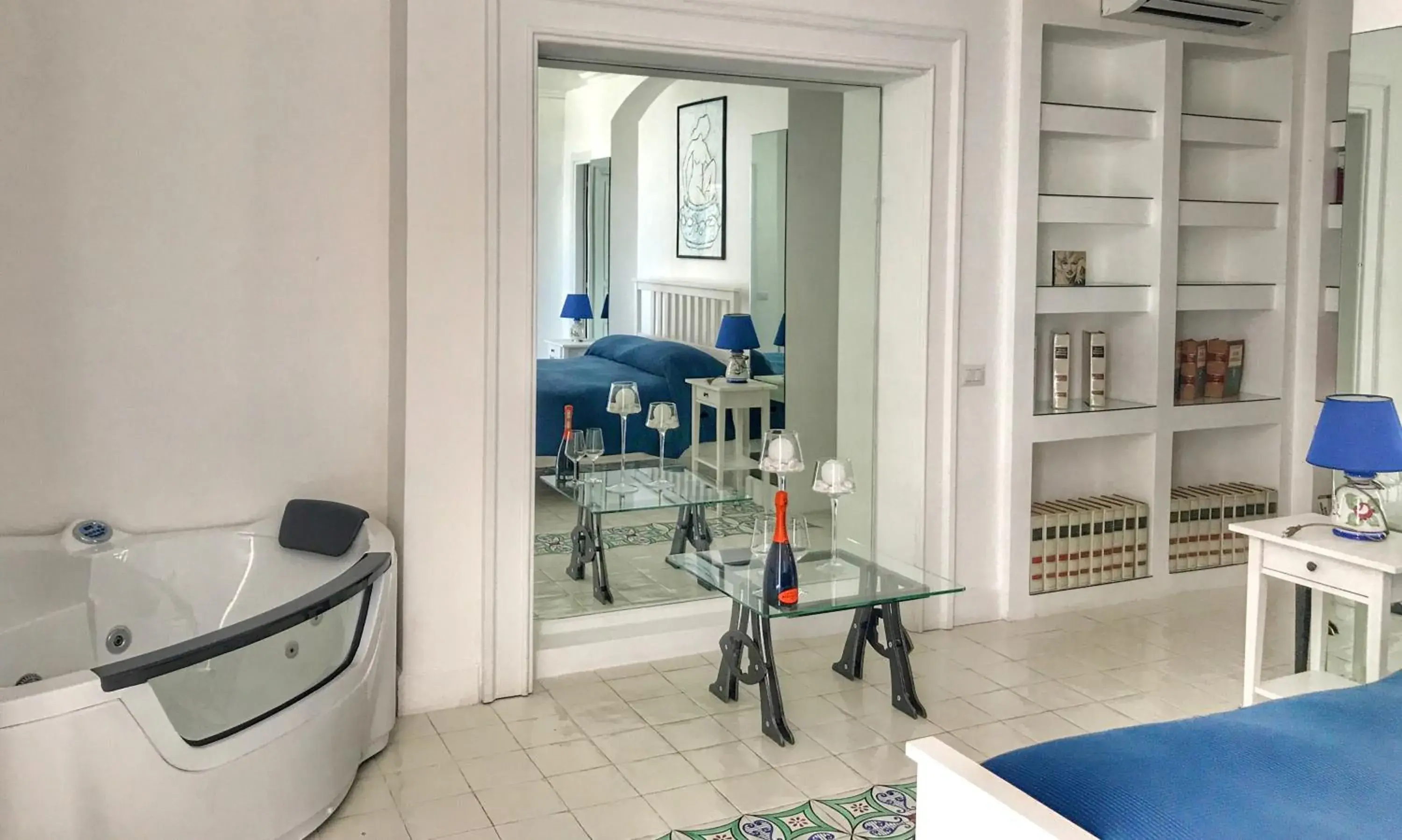 King Room with Sea View in La Belle Vie B&B King Room with Sea View in La Belle Vie B&B