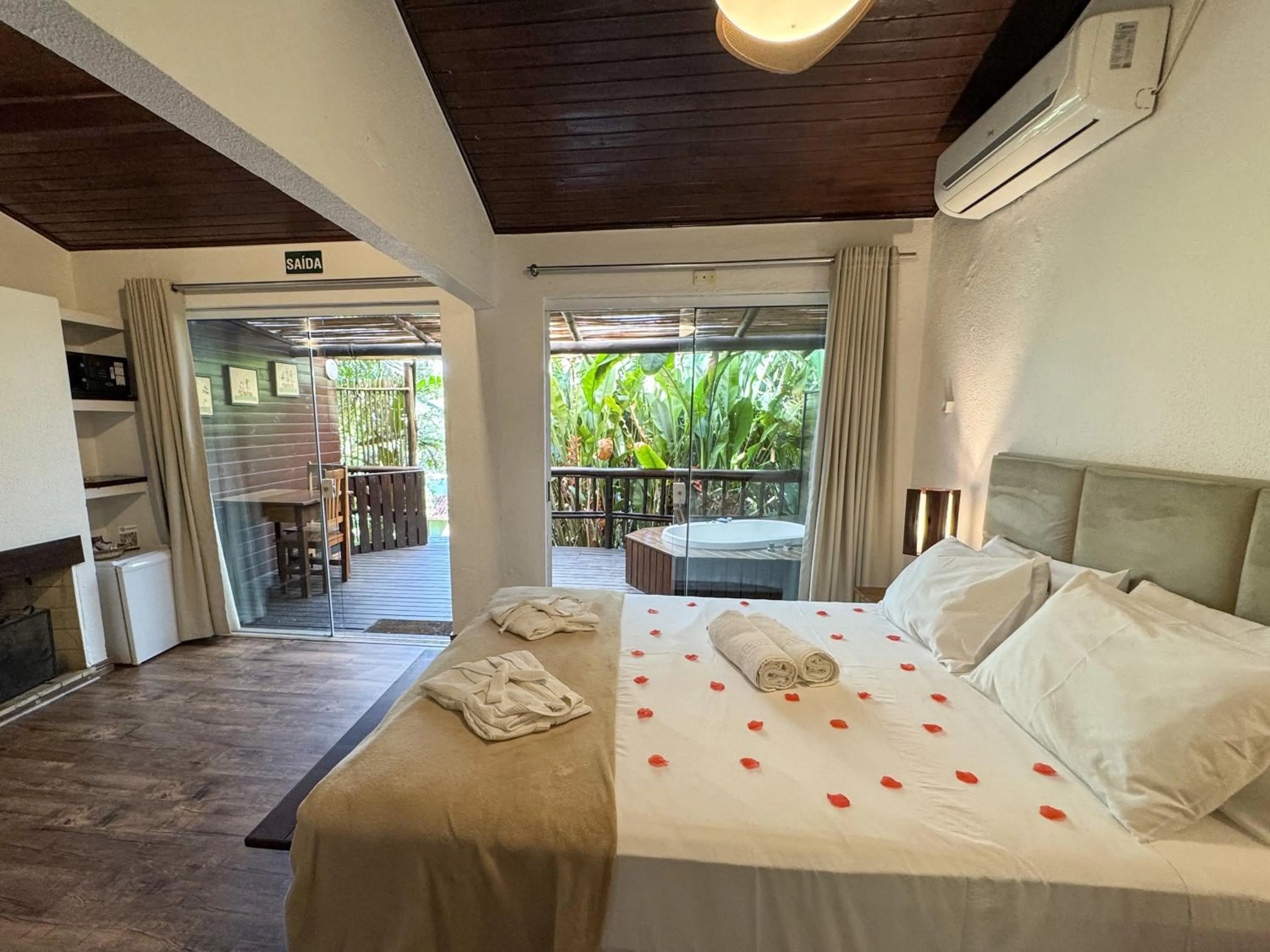 Bedroom, Bed in Ilha de Toque Toque Eco Hotel