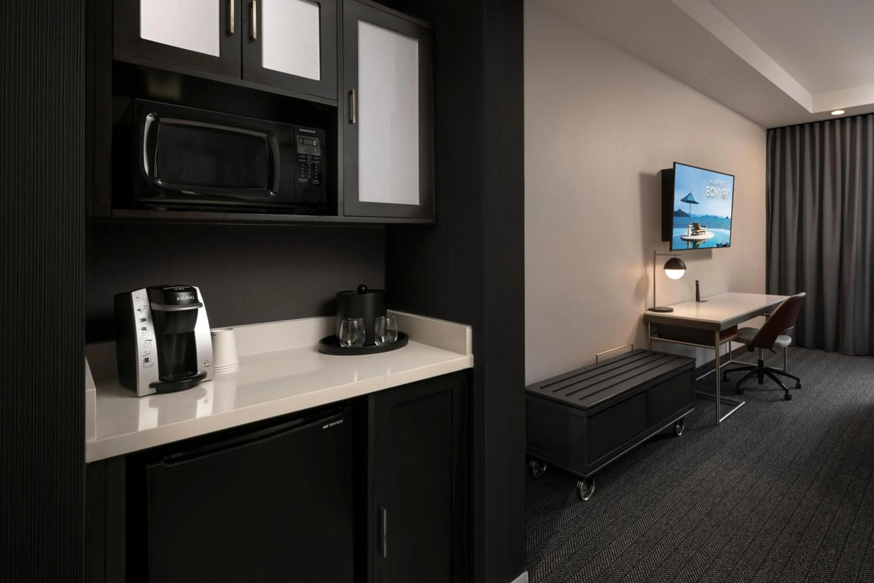 Coffee/tea facilities in Courtyard by Marriott Houston Kemah