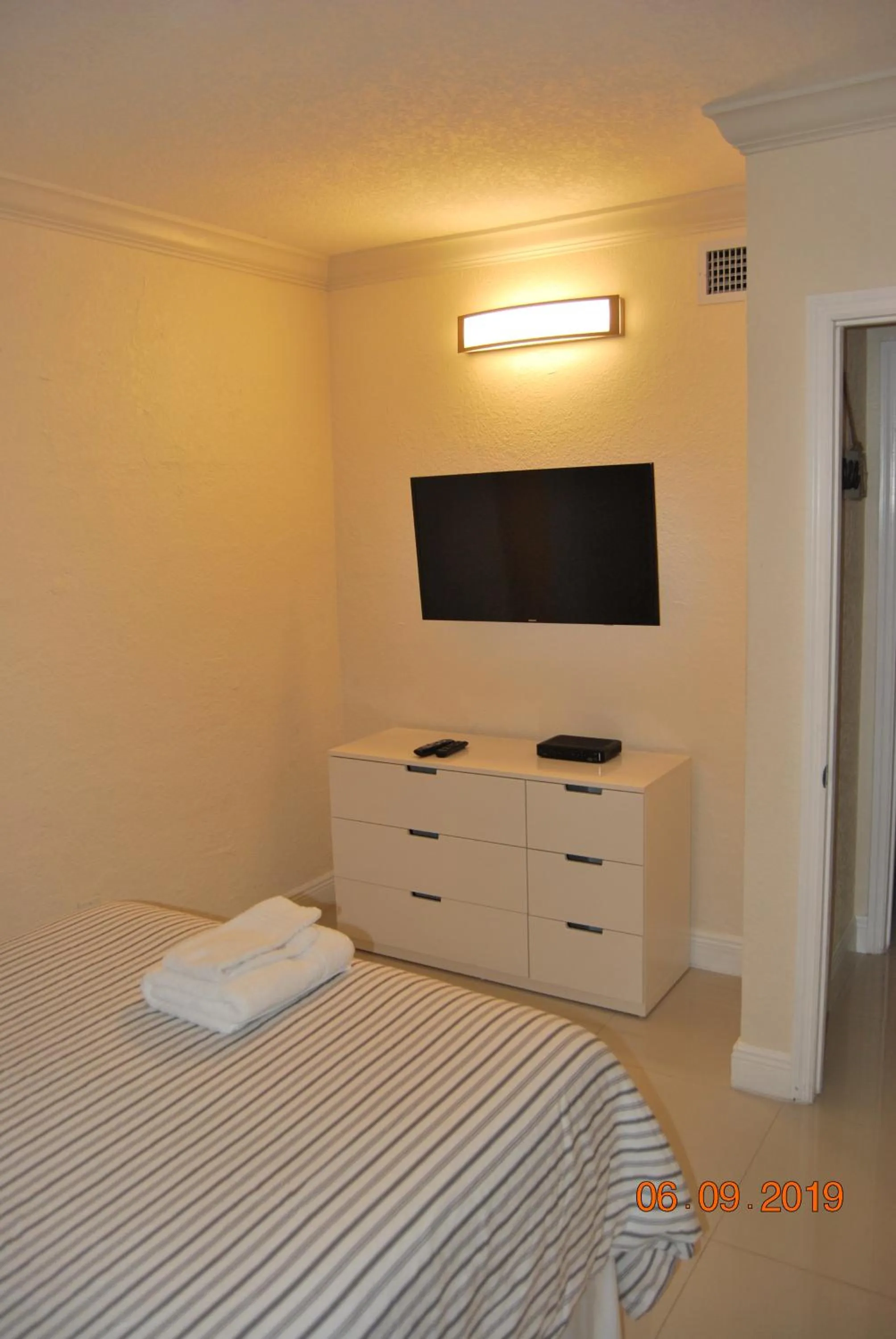 Bed in Ocean Reserve Piso 7 STR-310