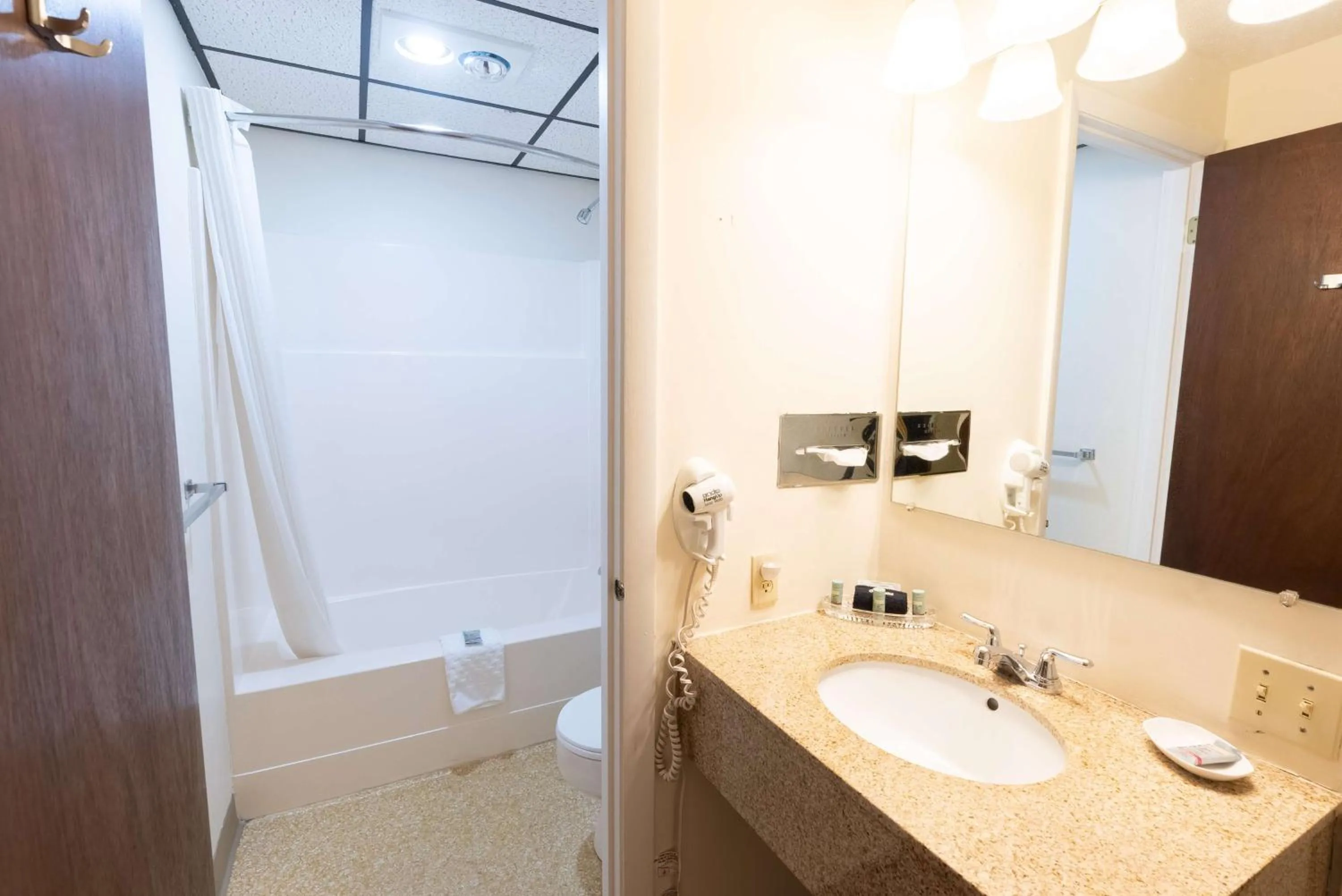 Bathroom in Fireside Inn and Suites Bangor