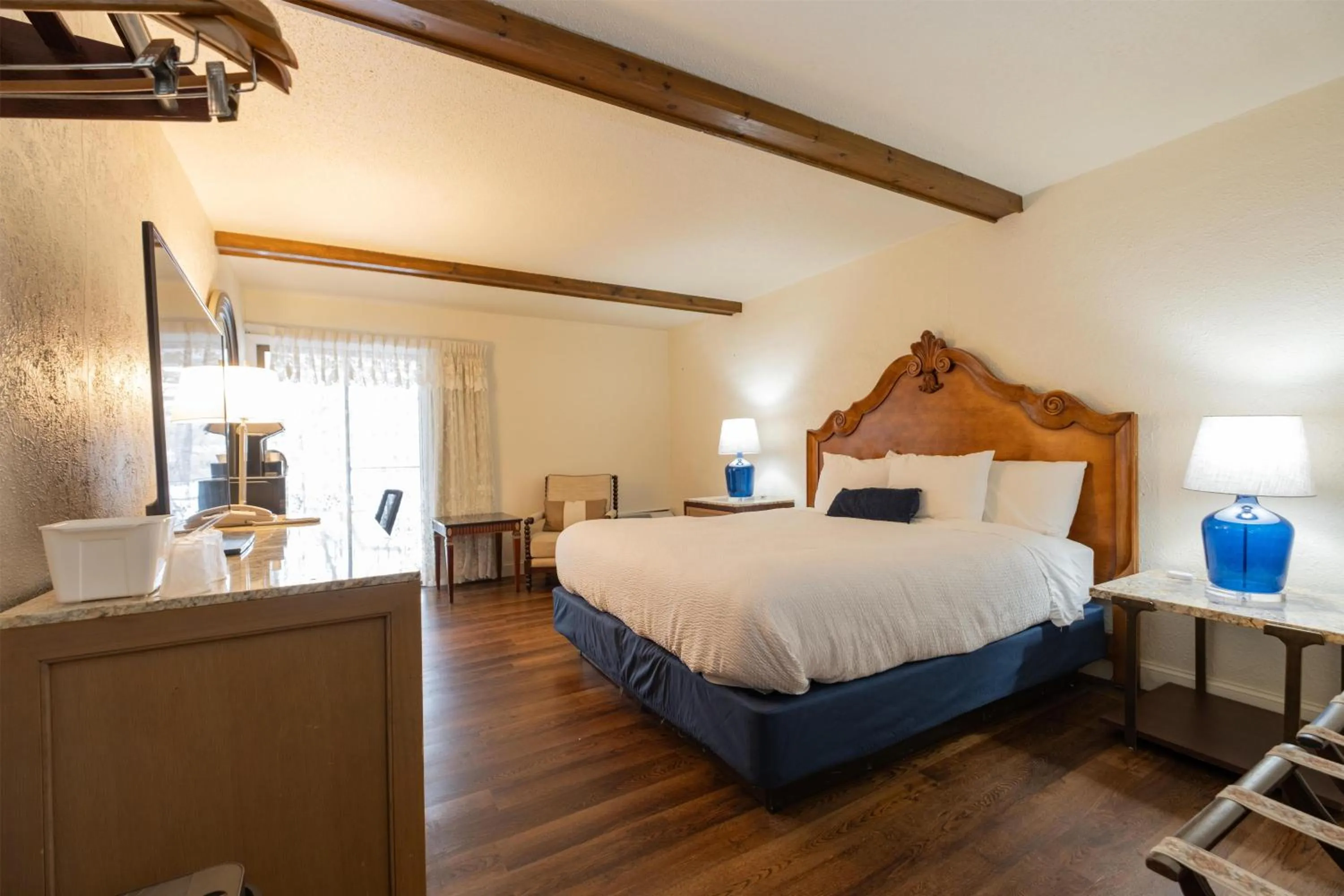 Bedroom, Bed in Fireside Inn and Suites Bangor