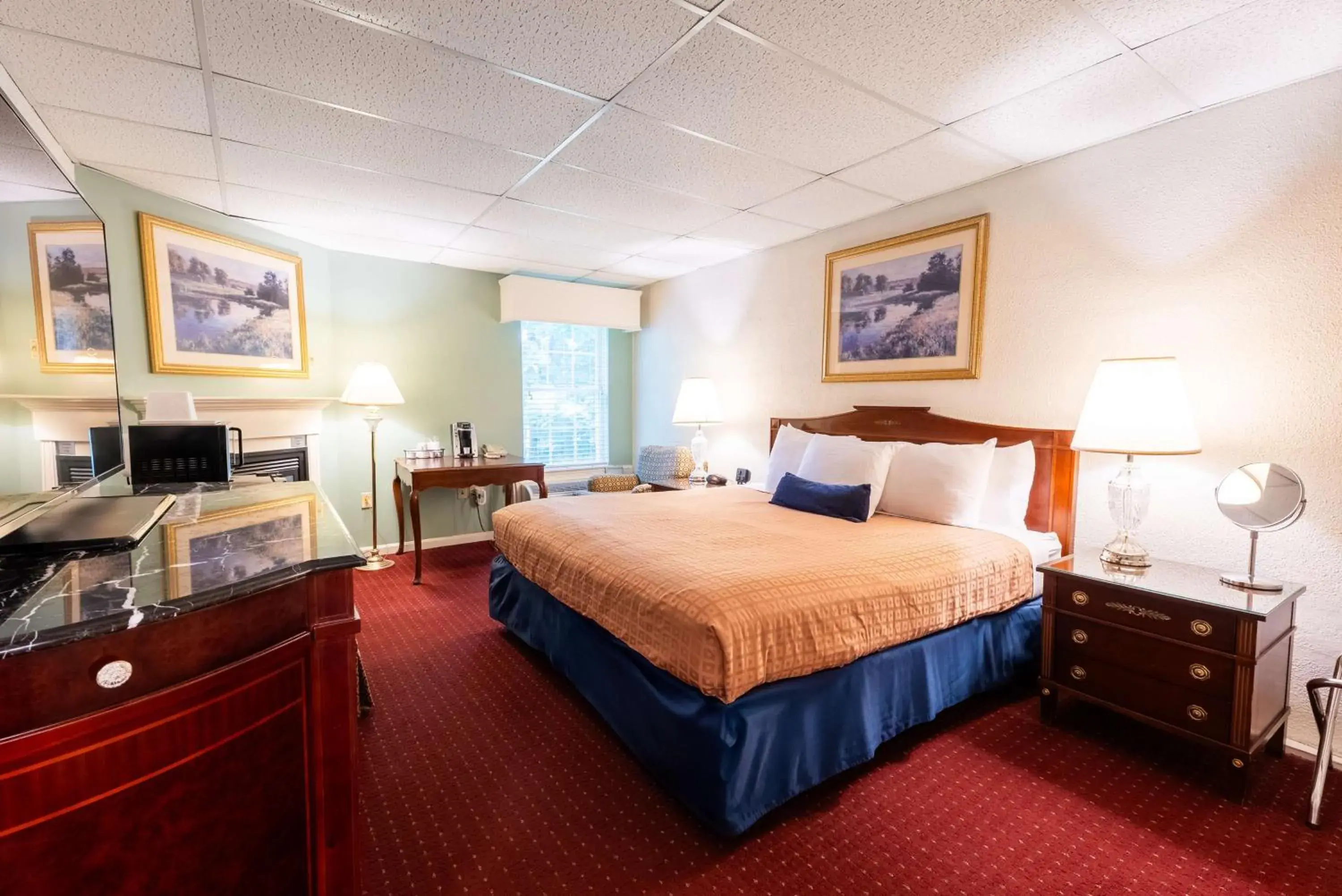 Bedroom, Bed in Fireside Inn and Suites Bangor Bedroom, Bed in Fireside Inn and Suites Bangor
