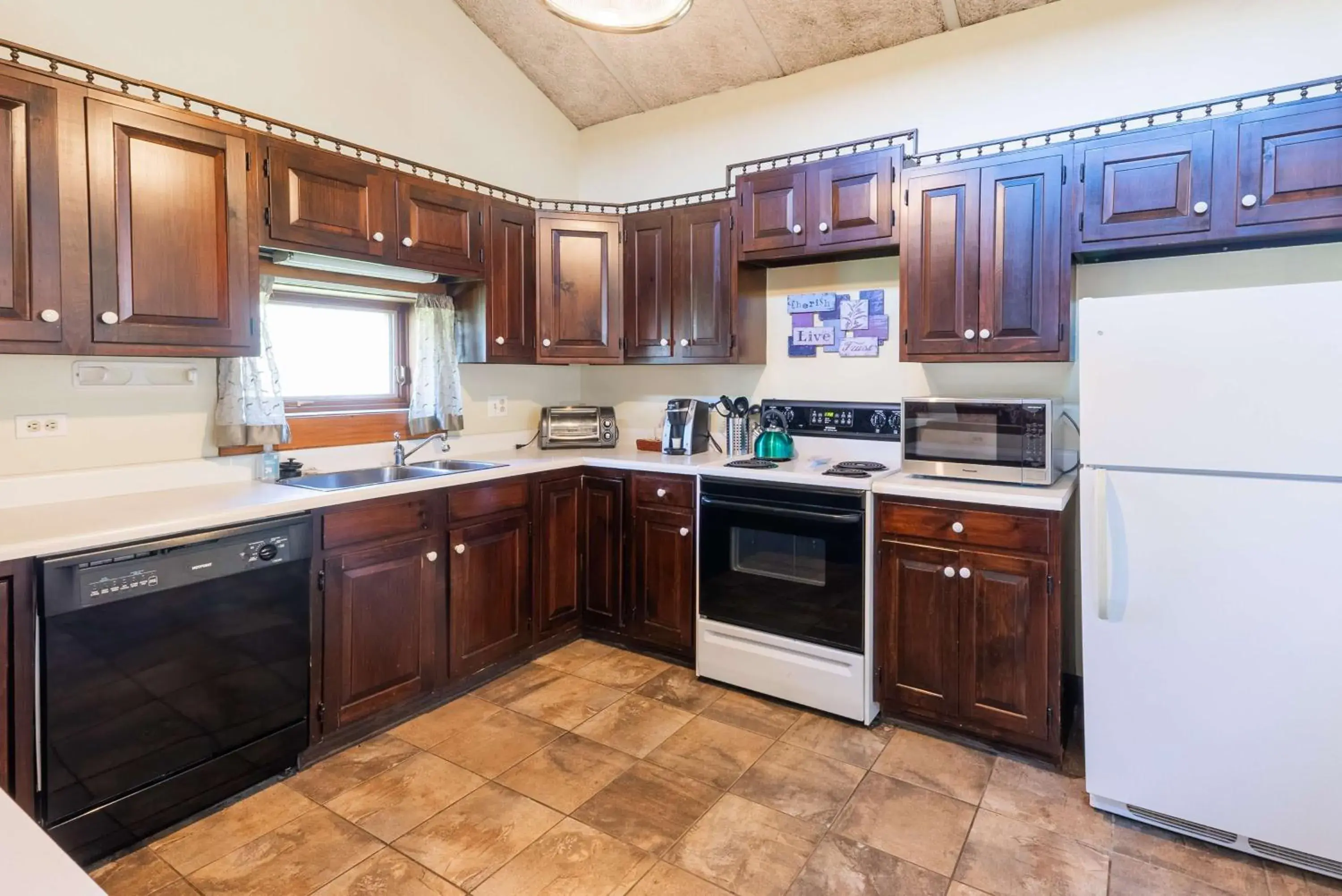 Kitchen or kitchenette in Fireside Inn and Suites Bangor Kitchen or kitchenette in Fireside Inn and Suites Bangor