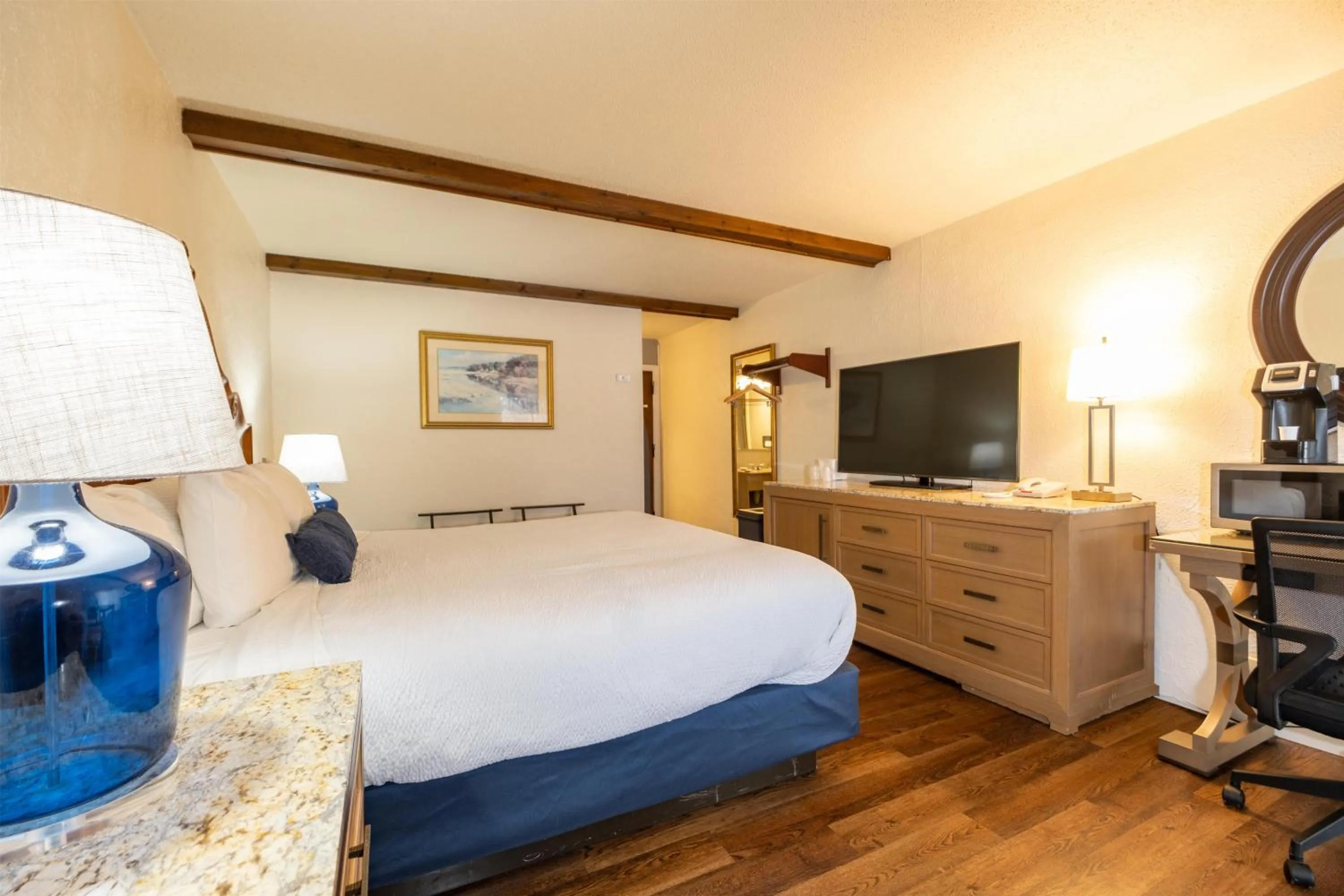 Bedroom, Bed in Fireside Inn and Suites Bangor