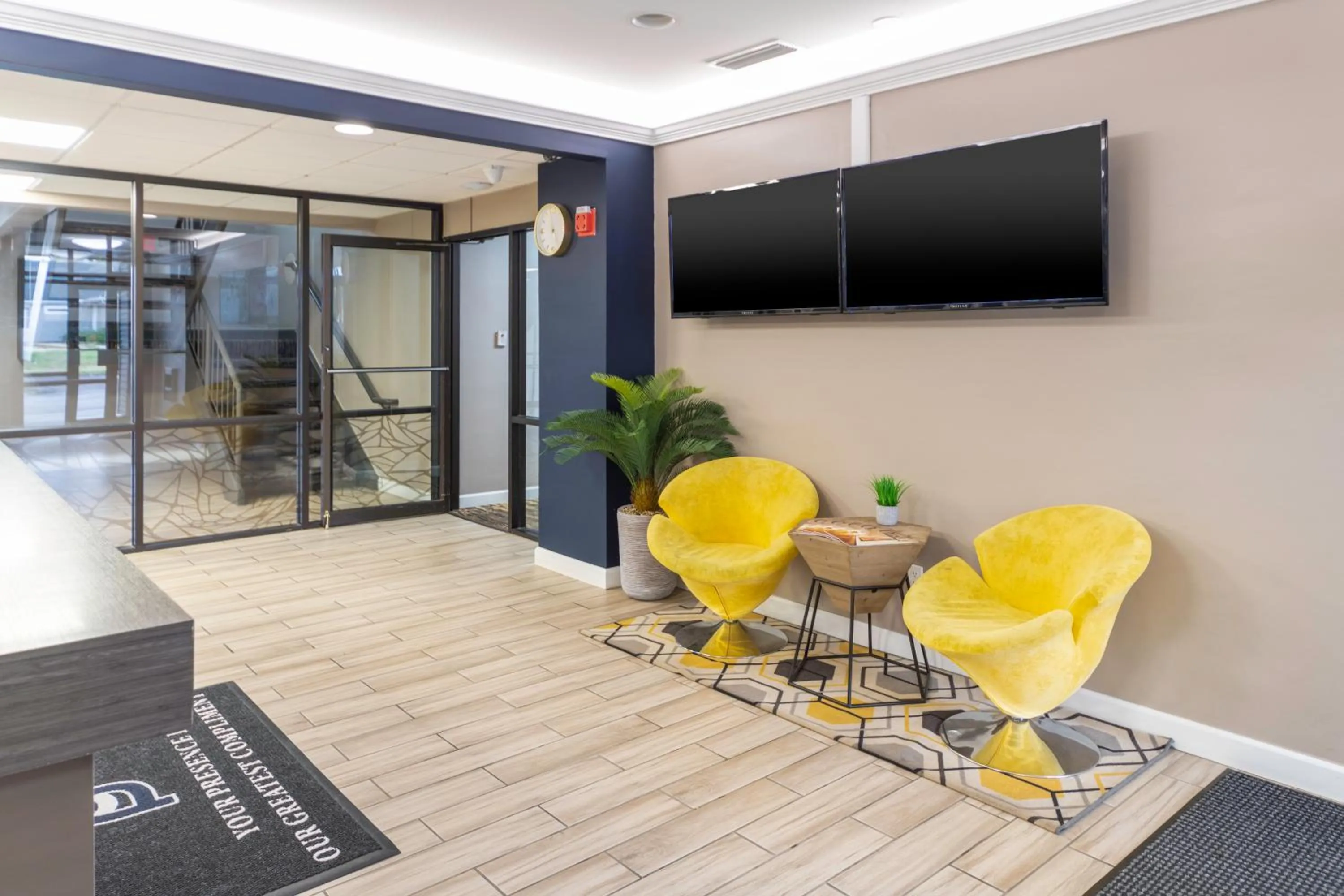 Lobby or reception in BridgePointe Inn & Suites by BPhotels, Council Bluffs, Omaha Area