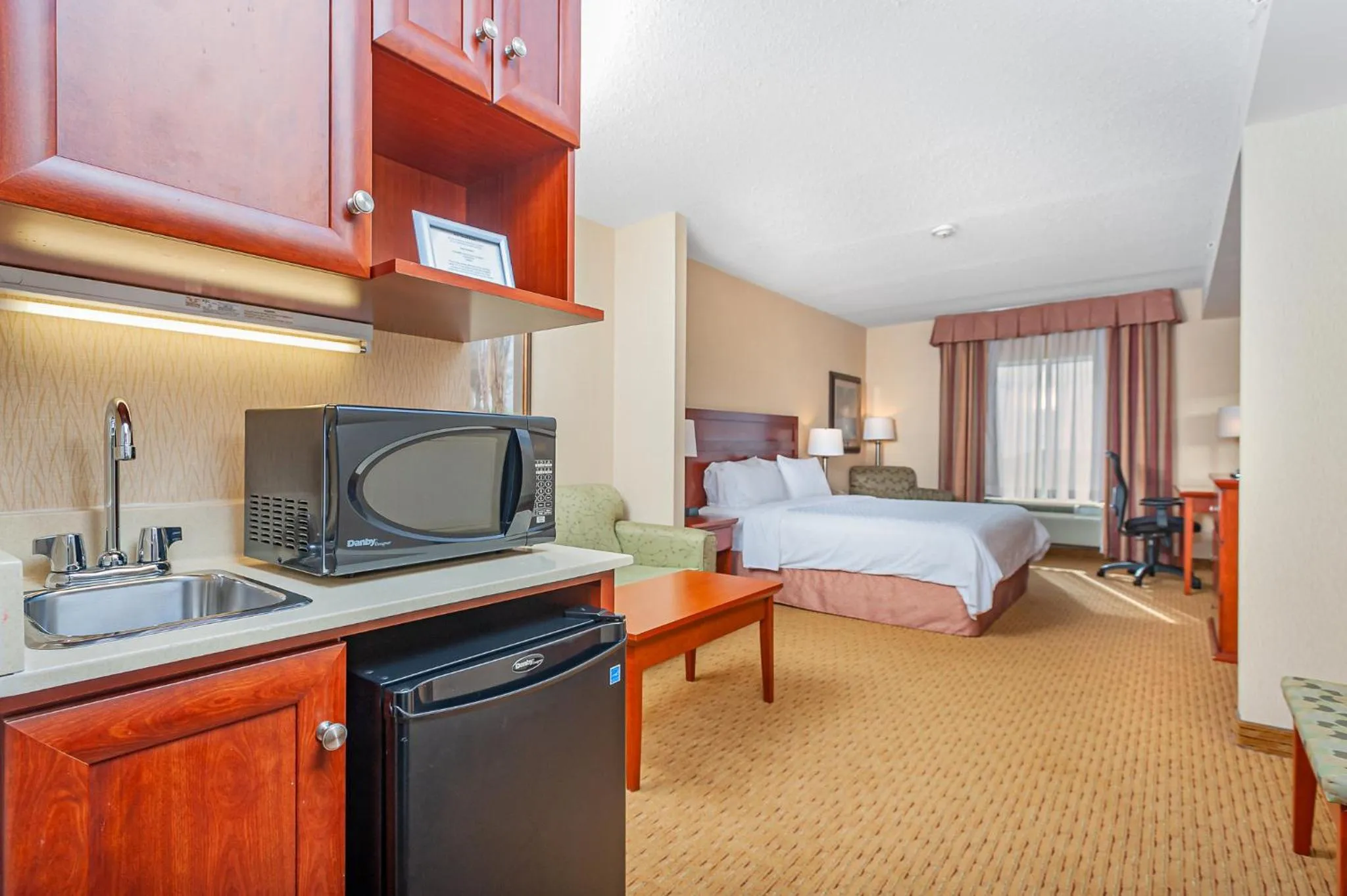 Photo of the whole room, Bed in Holiday Inn Express Hotel & Suites Clarington - Bowmanville by IHG