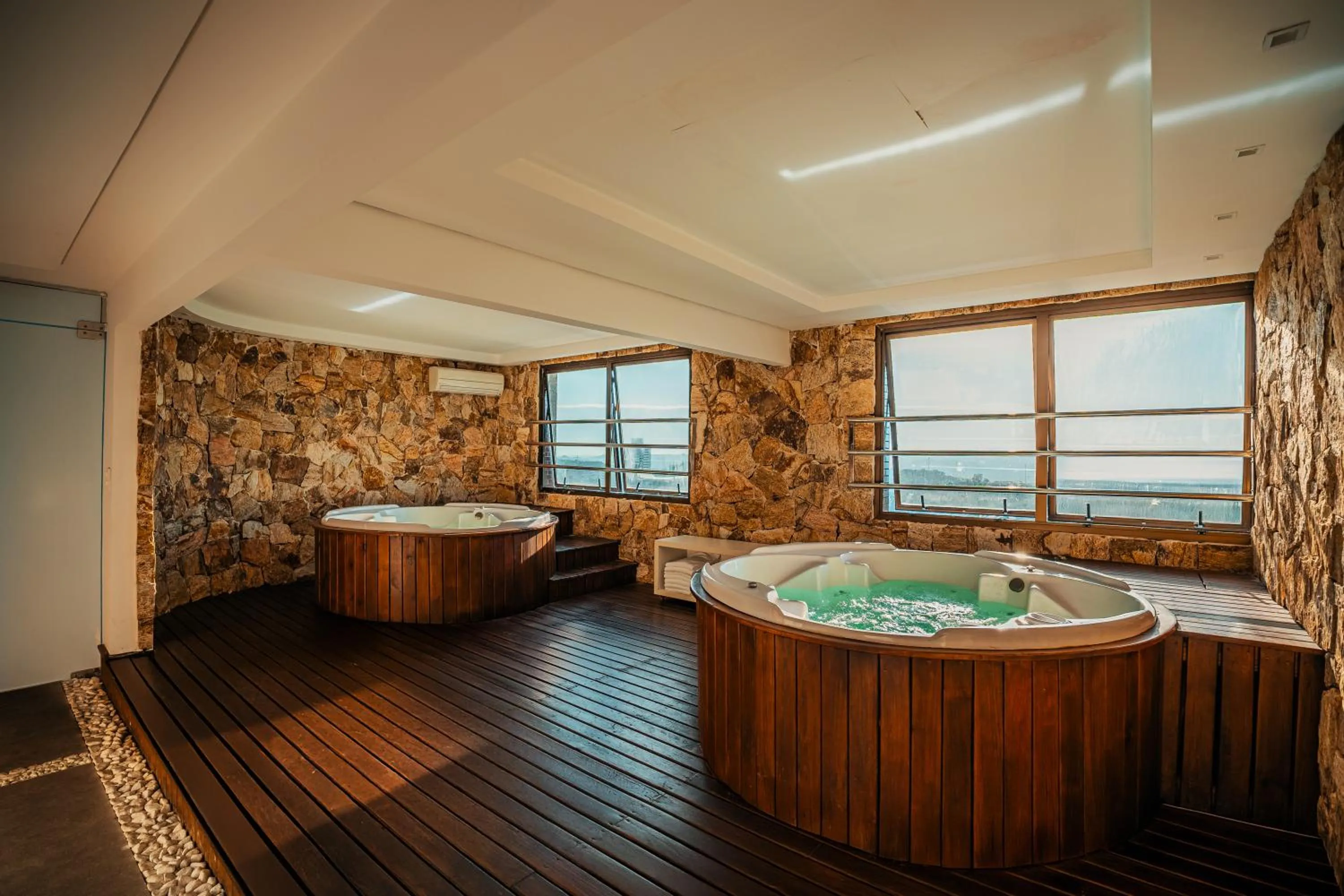 Hot Tub in Hotel Laghetto Bento