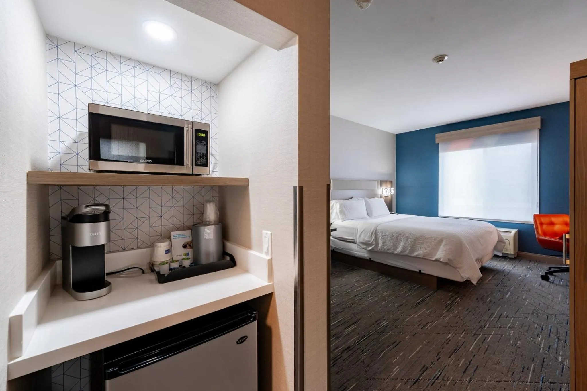 Photo of the whole room, Bed in Holiday Inn Express & Suites Frazier Park by IHG