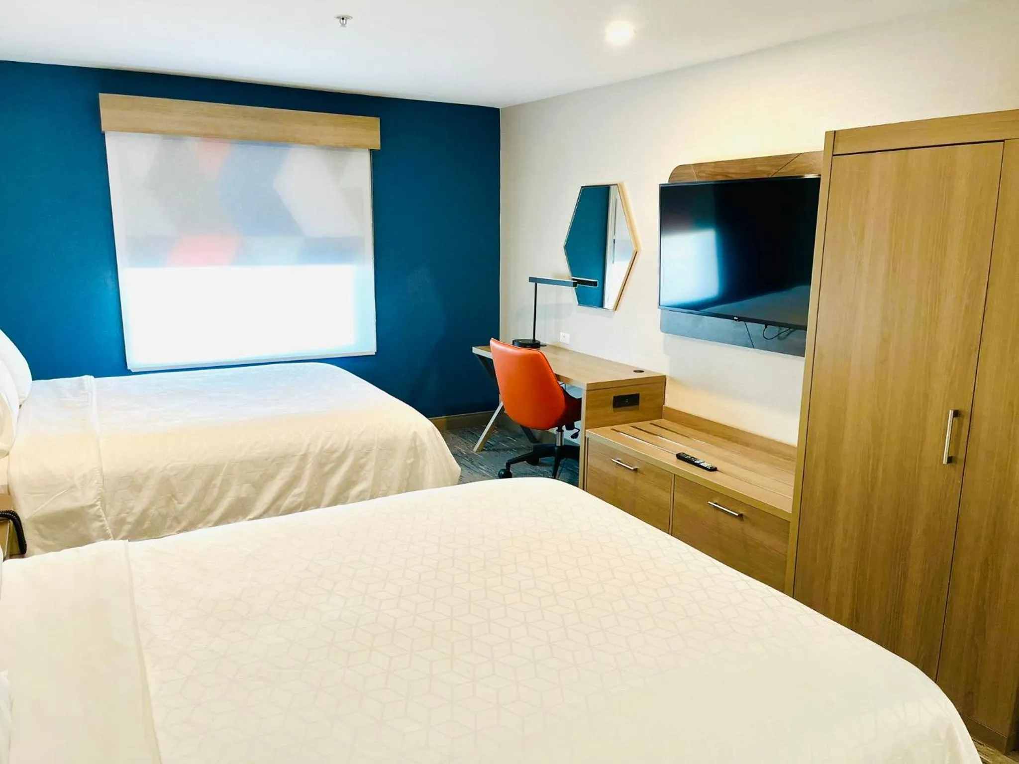 Photo of the whole room, Bed in Holiday Inn Express & Suites Frazier Park by IHG