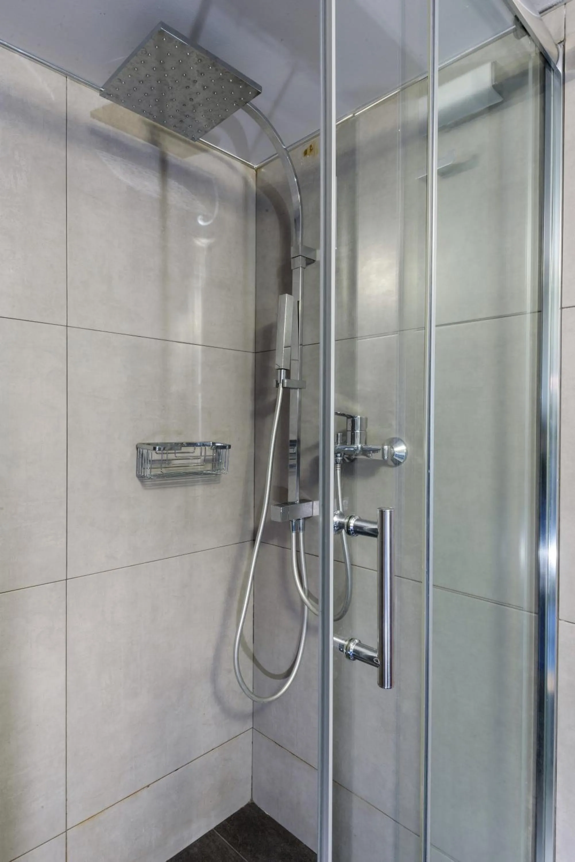 Shower in Armoniko