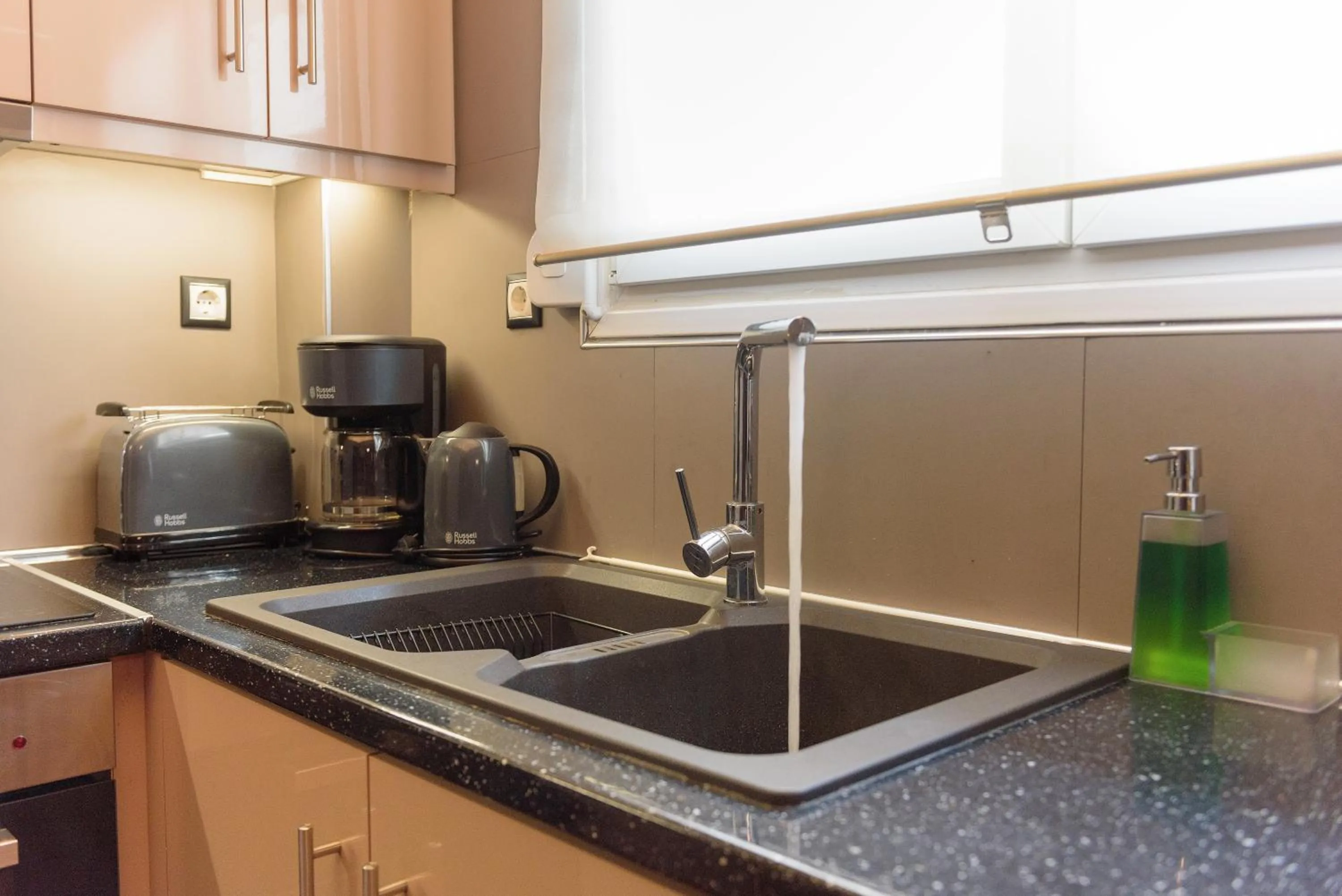 Coffee/tea facilities in Armoniko