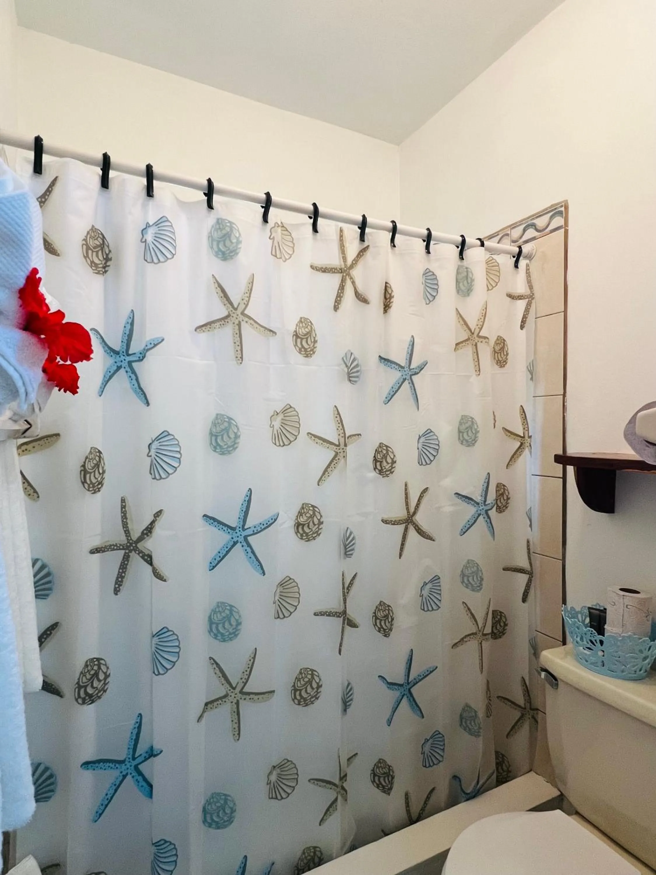 Bathroom, Bed in Hotel Del Rio