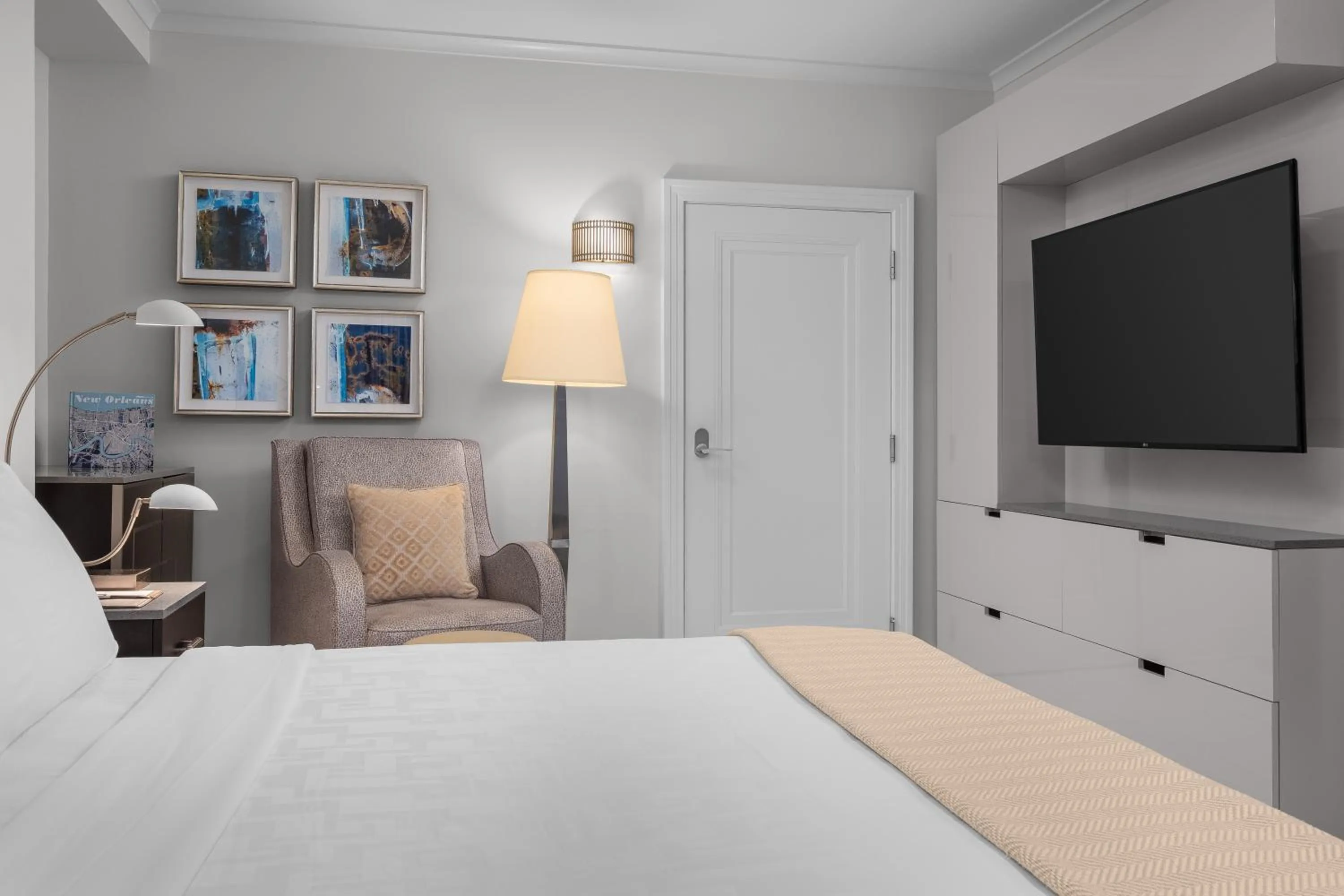 Bed in The Jung Hotel and Residences