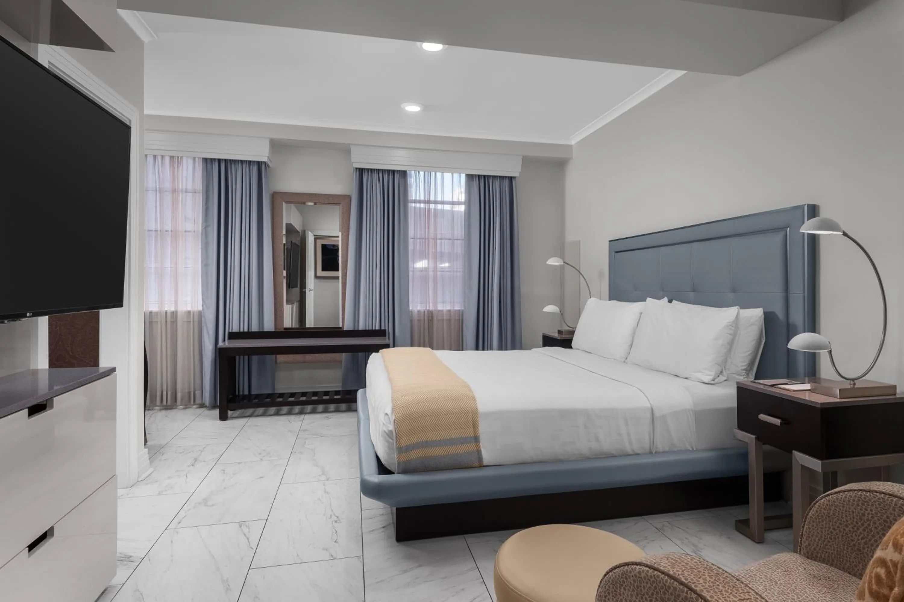 Bed in The Jung Hotel and Residences