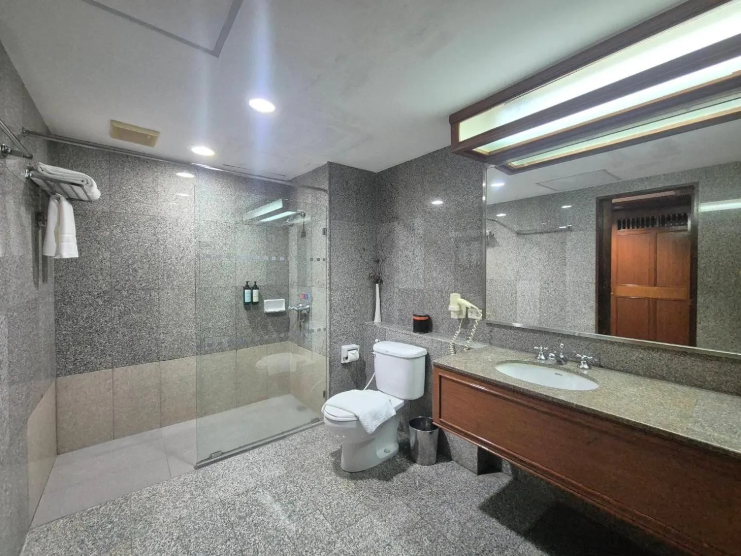 Toilet in Loei Palace Hotel