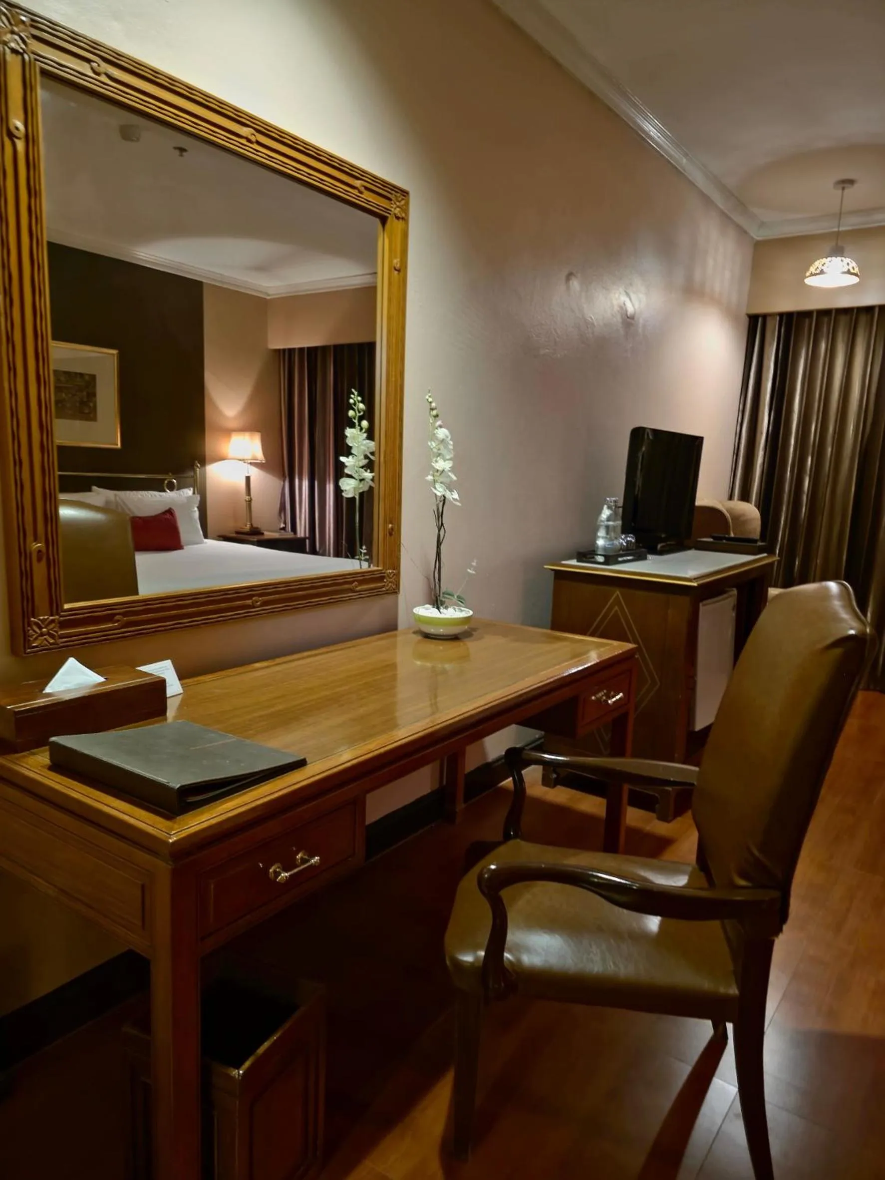 Seating area, Bed in Loei Palace Hotel