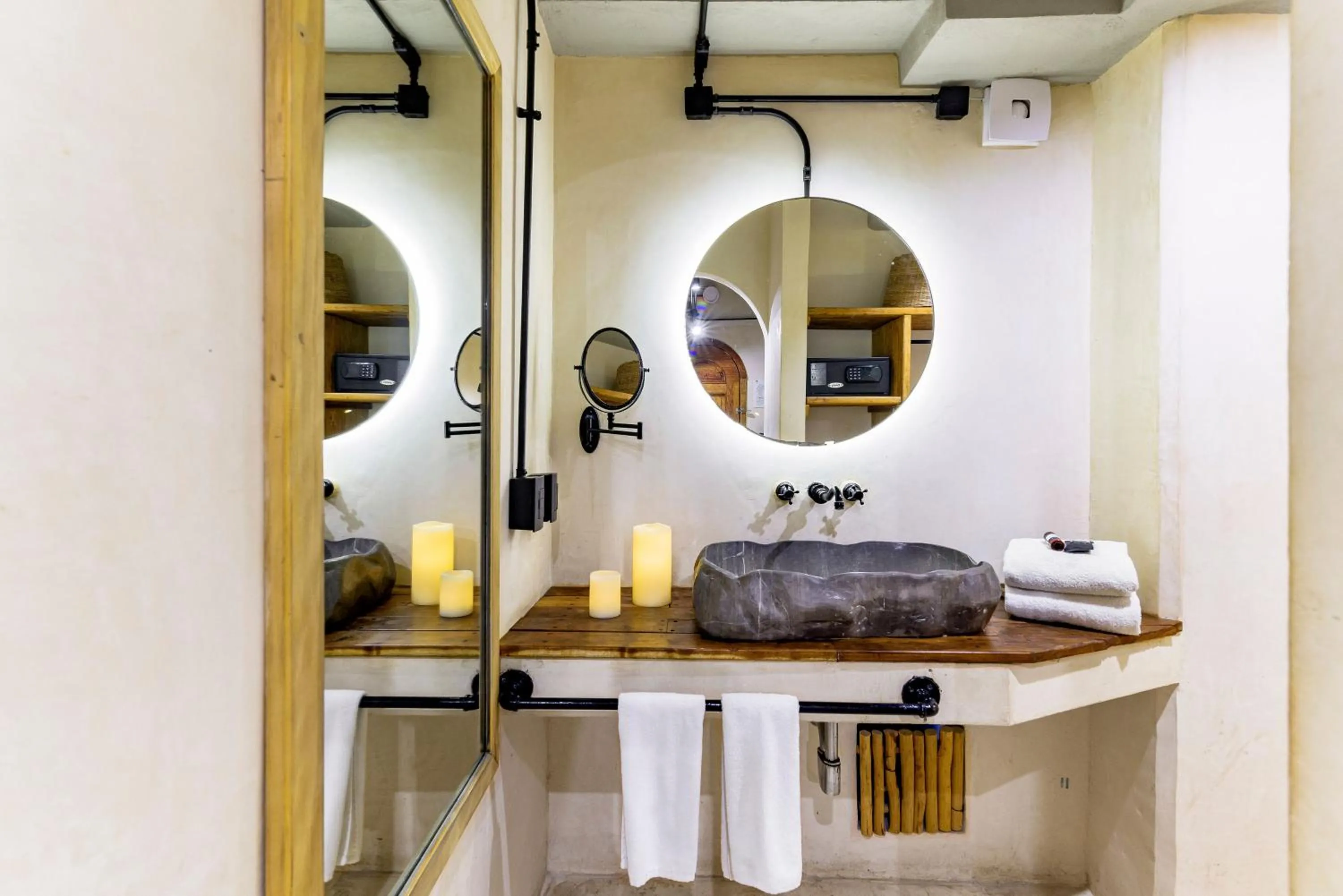 Bathroom in Caribbean Paradise Hotel & Spa - 5th Avenue